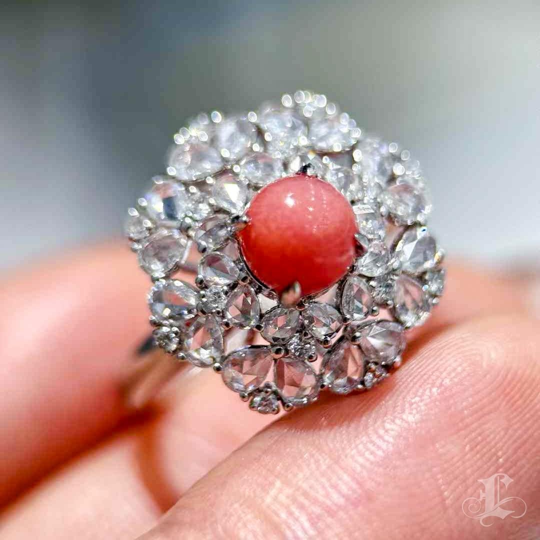 Donna Anello con corona di perle di conchiglia - 1,55ct in vendita