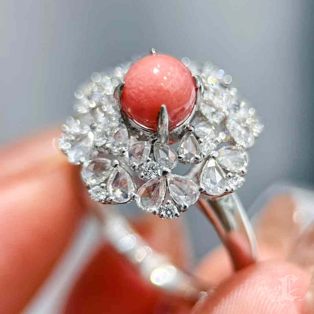 Anello con corona di perle di conchiglia - 1,55ct in vendita 3