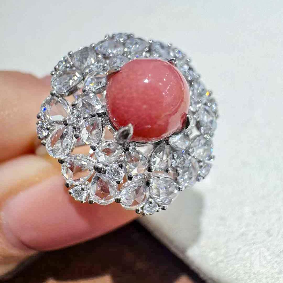 Anello con corona di perle di conchiglia - 1,55ct In condizioni Nuovo in vendita a New York, NY