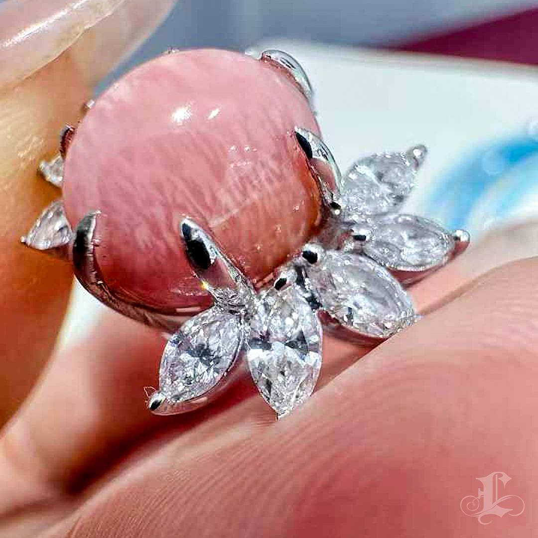 【Conchéa】Empress Flame Conch Pearl & Marquise Diamond Halo Ring — 5.07ct For Sale 3