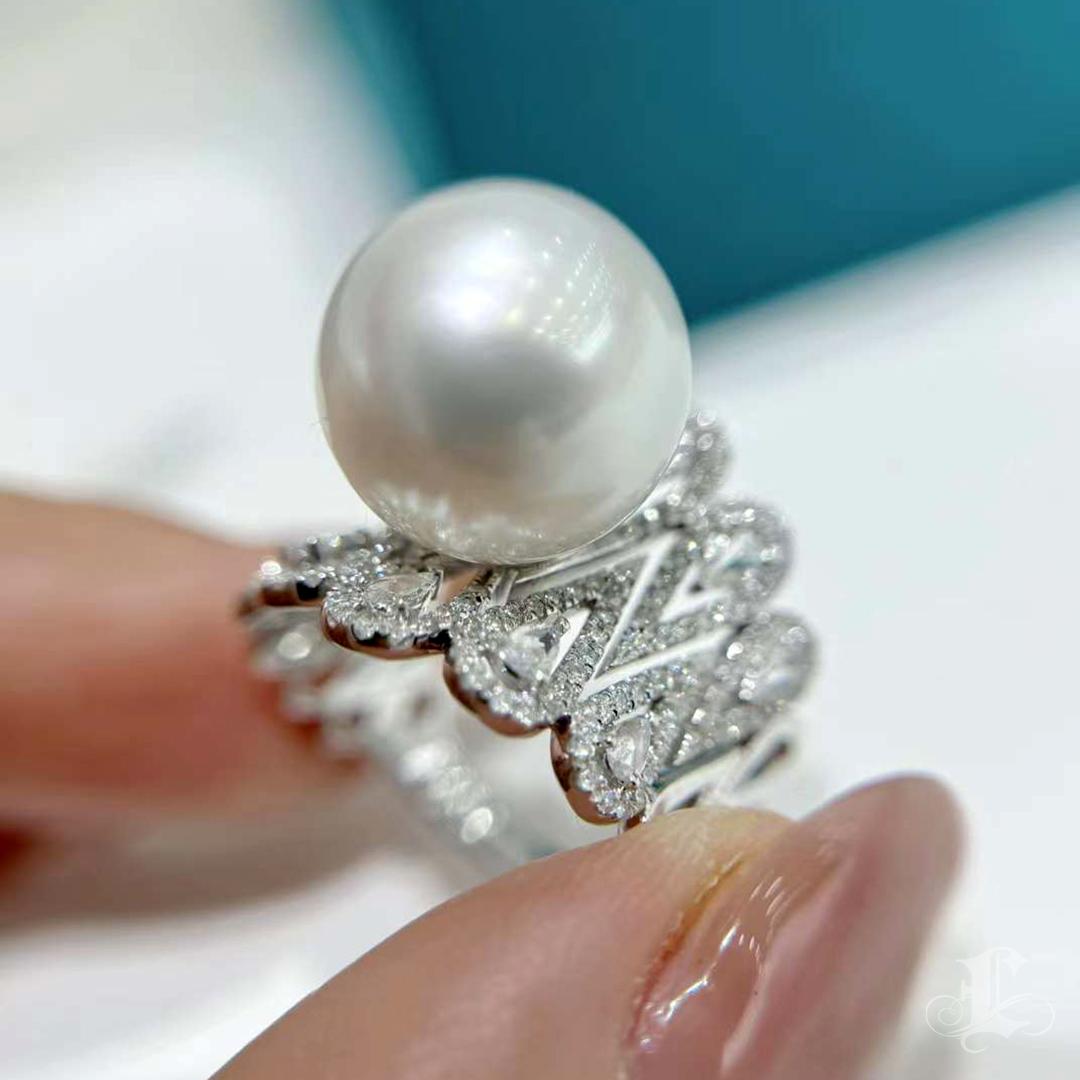 【Crown Radiance】Lightning Grace Aurora South Sea Pearl & Diamond Statement Ring en venta 2
