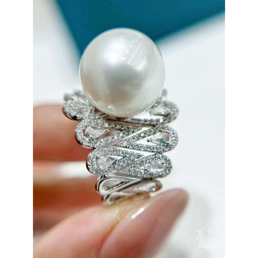 【Crown Radiance】Lightning Grace Aurora South Sea Pearl & Diamond Statement Ring en venta 3