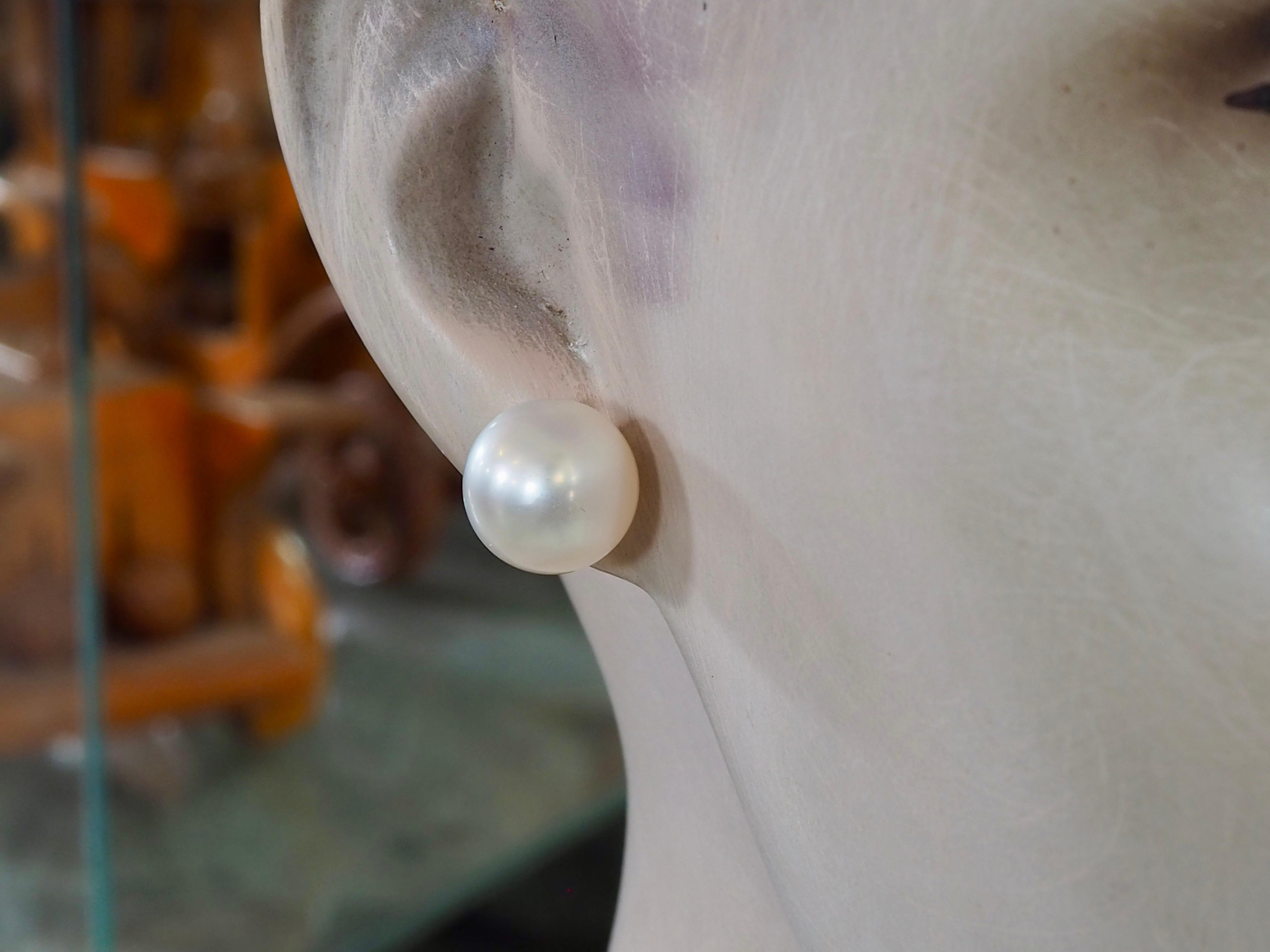 18K White Gold 11.8mm South Sea Pearl Fine Stud Earring For Sale 1
