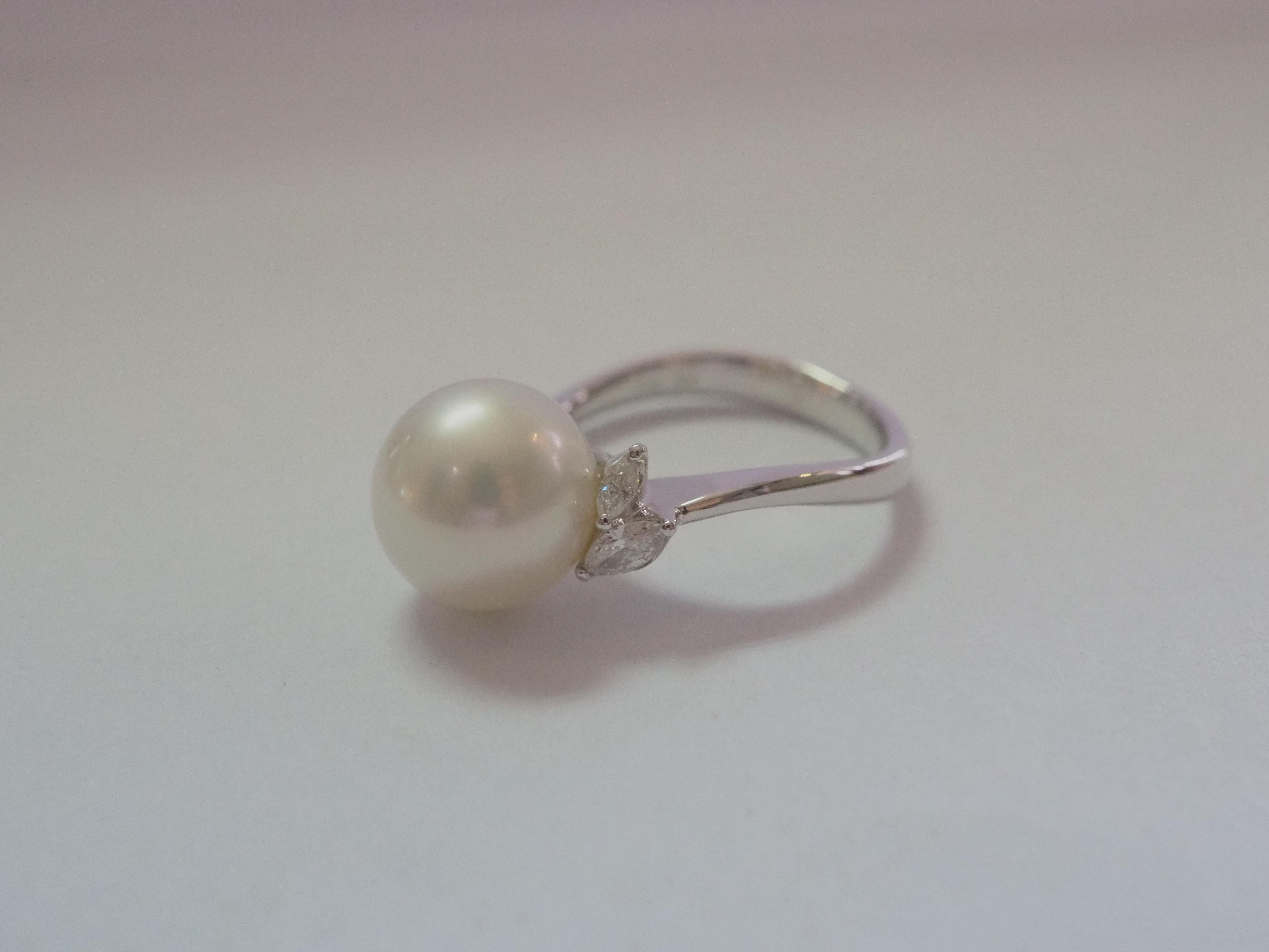 18k White Gold 11mm South Sea Pearl & 0.30ct Diamond Engagement Ring In Excellent Condition In เกาะสมุย, TH