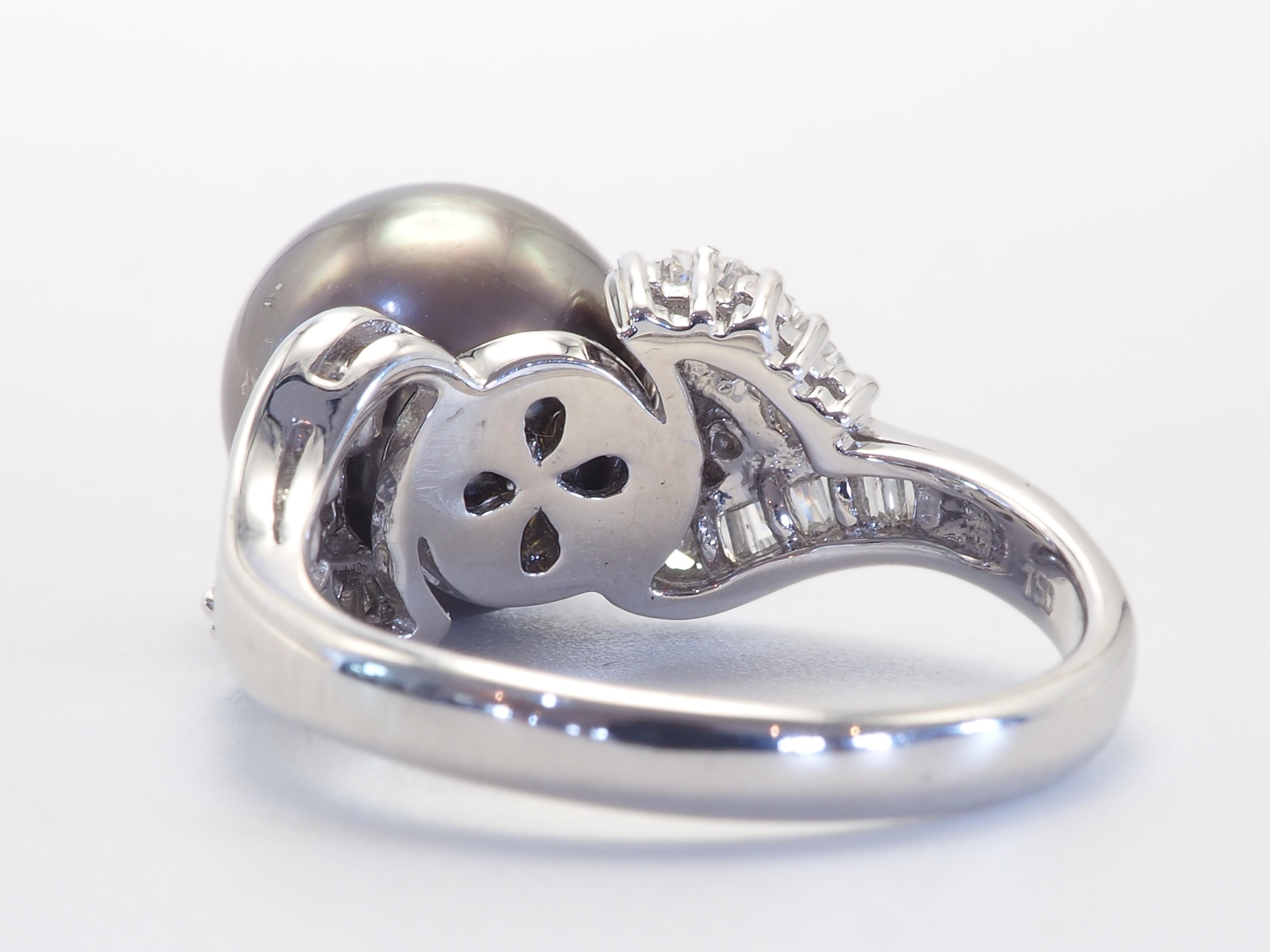 Round Cut 18K White Gold 11mm Tahiti Pearl & 0.60ct Diamonds Cocktail Ring For Sale