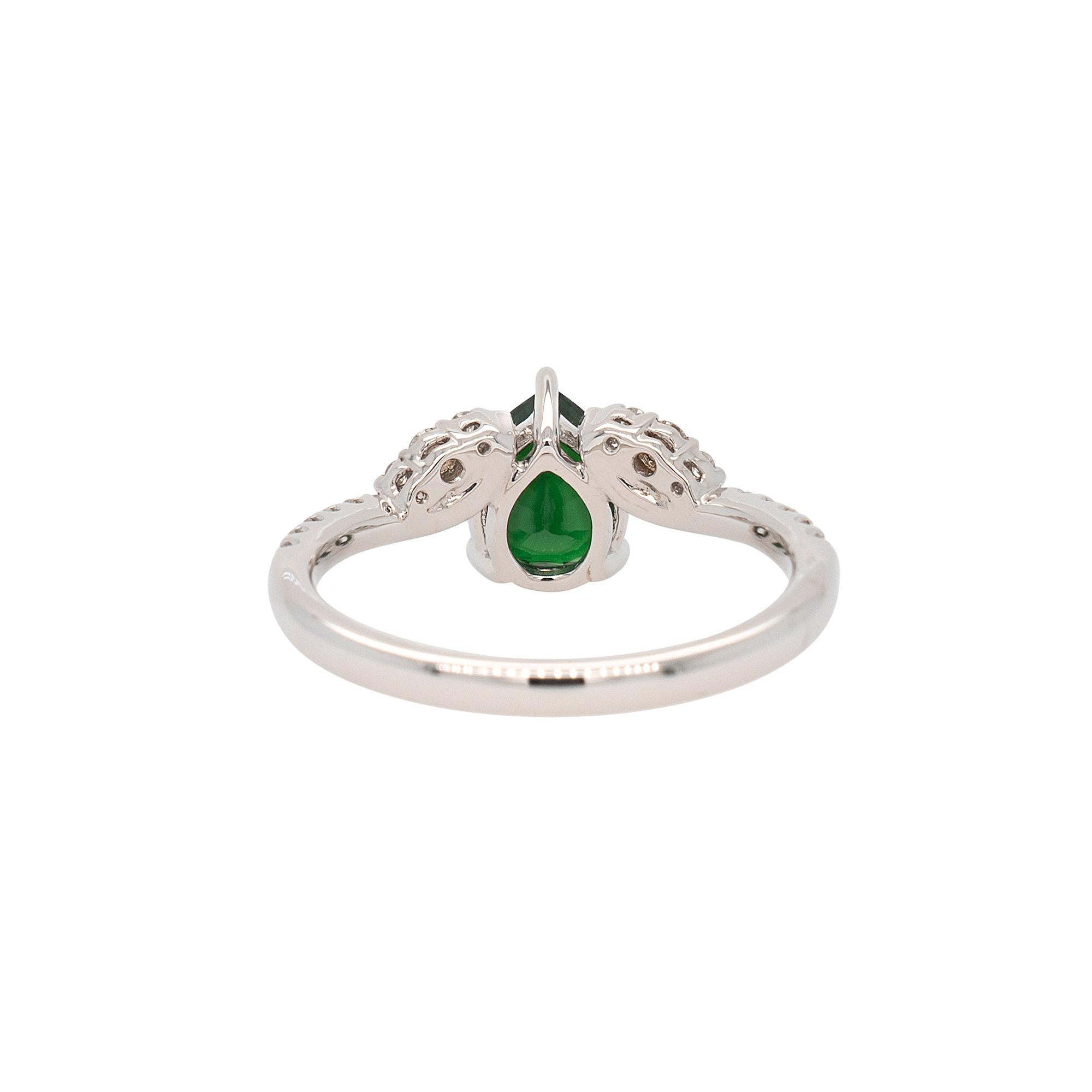 18k White Gold 1.20ct Emerald Gemstone and 0.25ct Round Brilliant Diamond Ring In New Condition For Sale In Boca Raton, FL