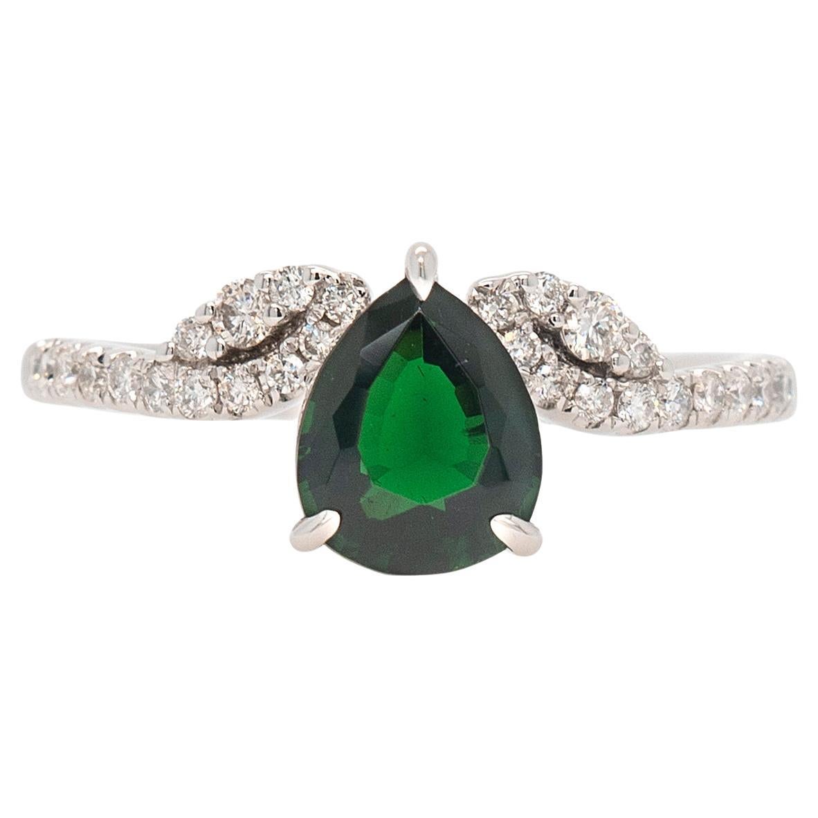 18k White Gold 1.20ct Emerald Gemstone and 0.25ct Round Brilliant Diamond Ring