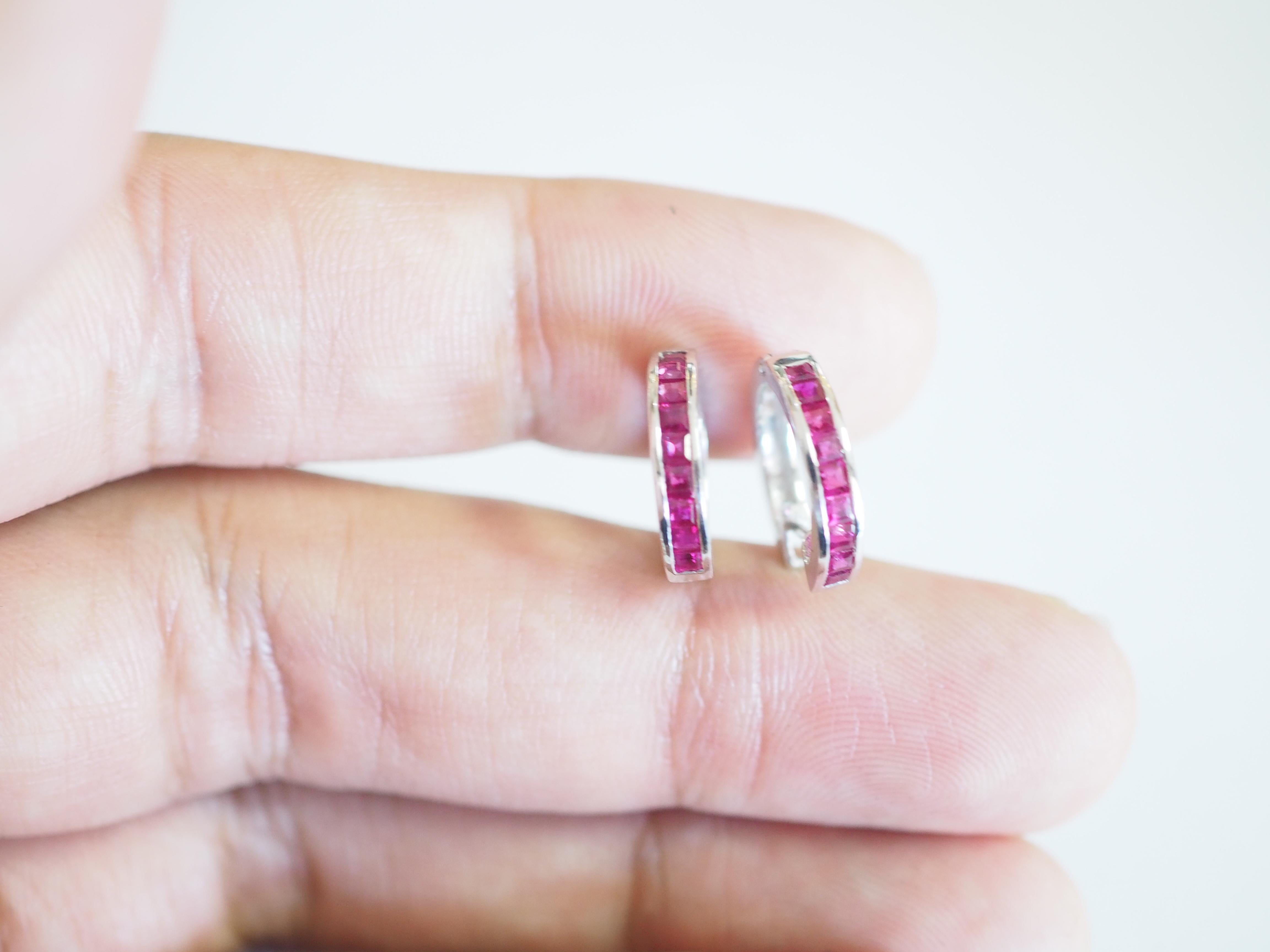 No Reserve- 18K White Gold 1.20ct Squared Ruby Hoop Earring In New Condition In เกาะสมุย, TH