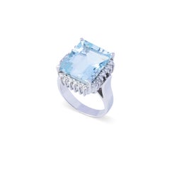 18k White Gold 12.10ct Aquamarine & 0.57ct Brilliant Diamond Cocktail Ring