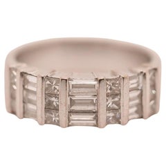 18K White Gold 1.22ct Round and Baguette Diamond Ring