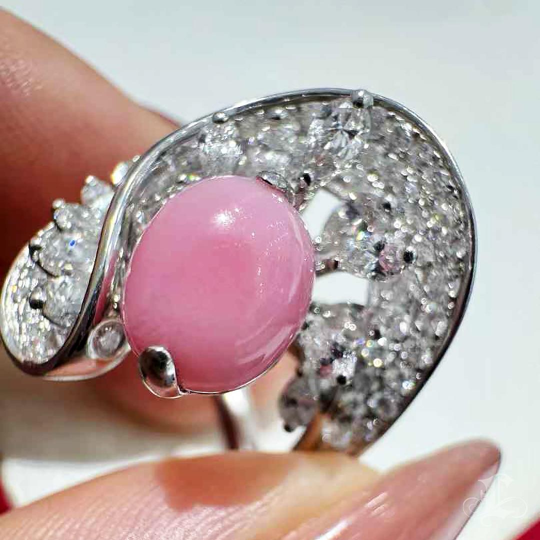 Uncut 【Conchéa】Whispering Bloom Conch Pearl & Diamond Ring — 2.6ct For Sale