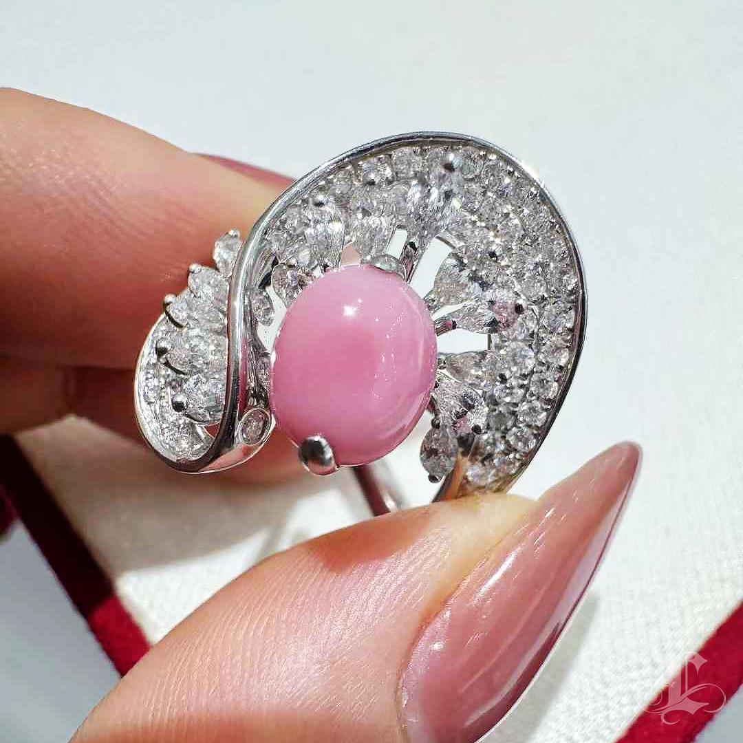 Women's 【Conchéa】Whispering Bloom Conch Pearl & Diamond Ring — 2.6ct For Sale