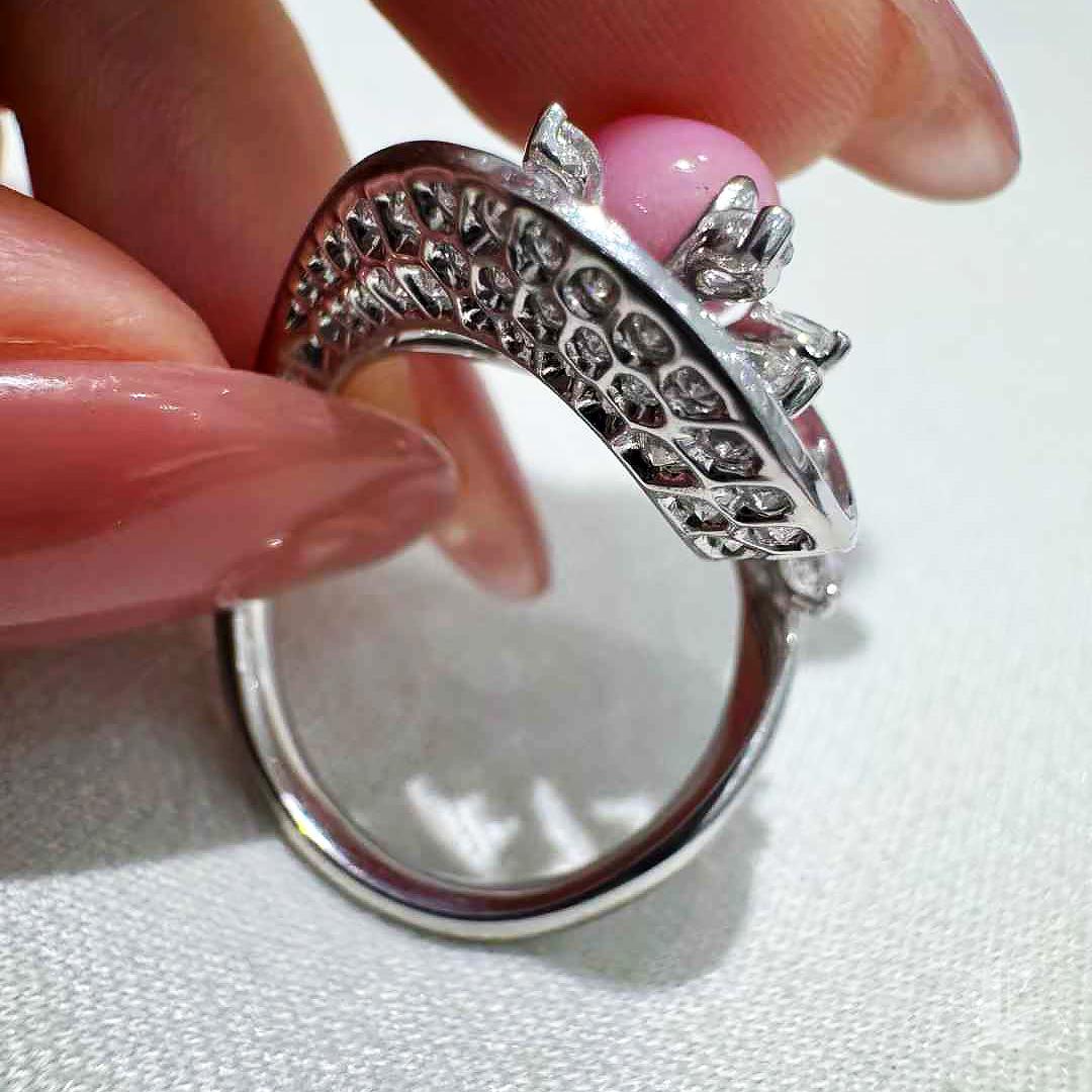 【Conchéa】Whispering Bloom Conch Pearl & Diamond Ring — 2.6ct For Sale 5