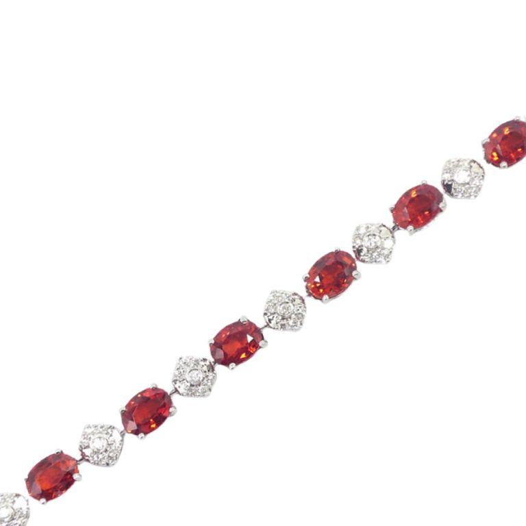 Taglio rotondo Bracciale in oro bianco 18 carati 12,44 carati con zaffiro arancione vivo e diamante in vendita