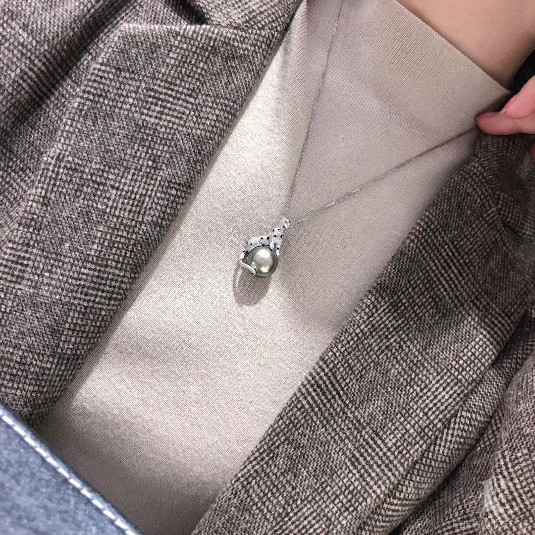 Uncut 【Crown Radiance】Leopard Diamond Aurora Tahitian Pearl Statement Pendant For Sale
