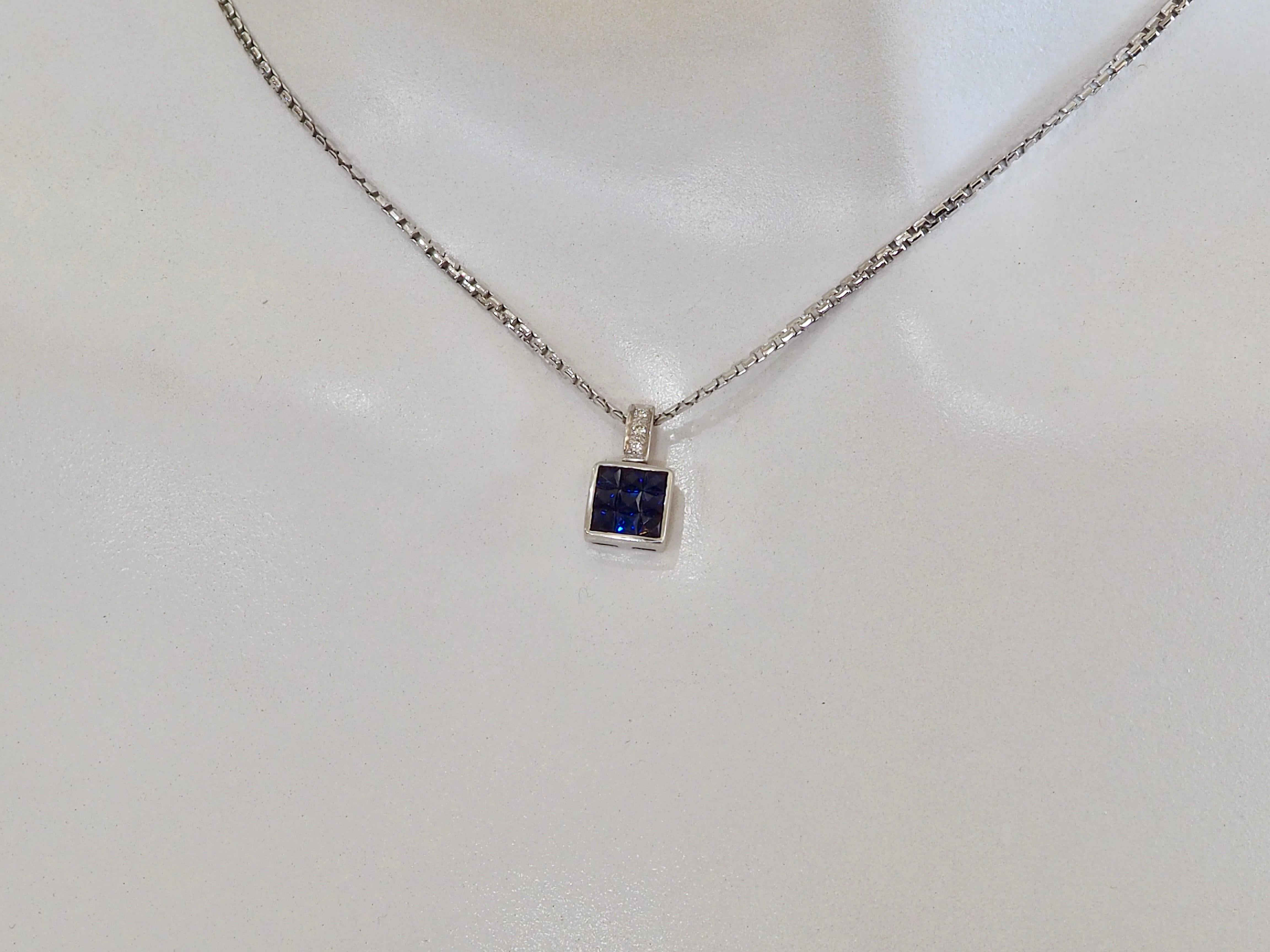 Pendentif invisible en or blanc 18 carats 1,25 saphir bleu quadrillé et 0,03 diamant en vente 3