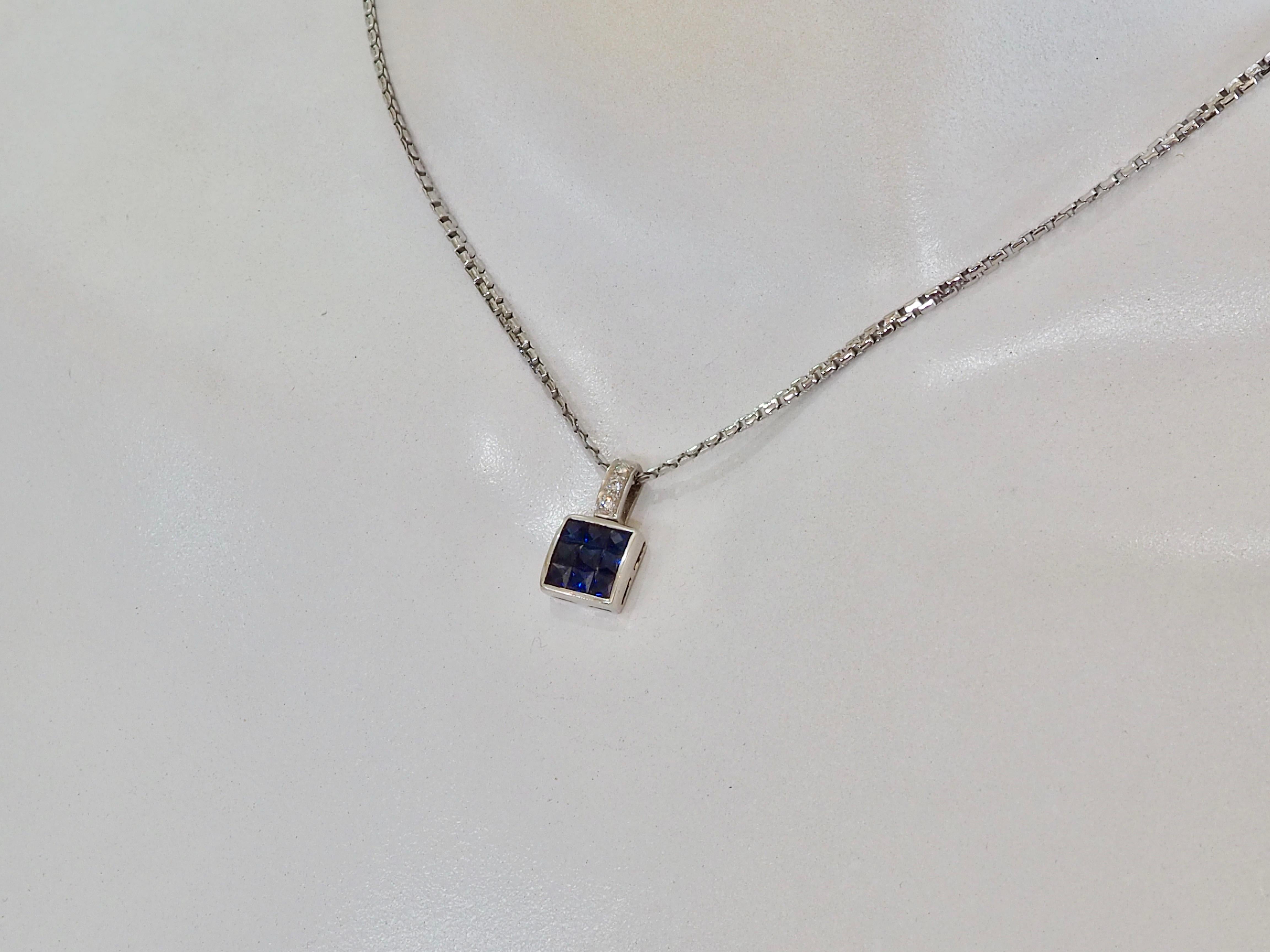Pendentif invisible en or blanc 18 carats 1,25 saphir bleu quadrillé et 0,03 diamant en vente 4