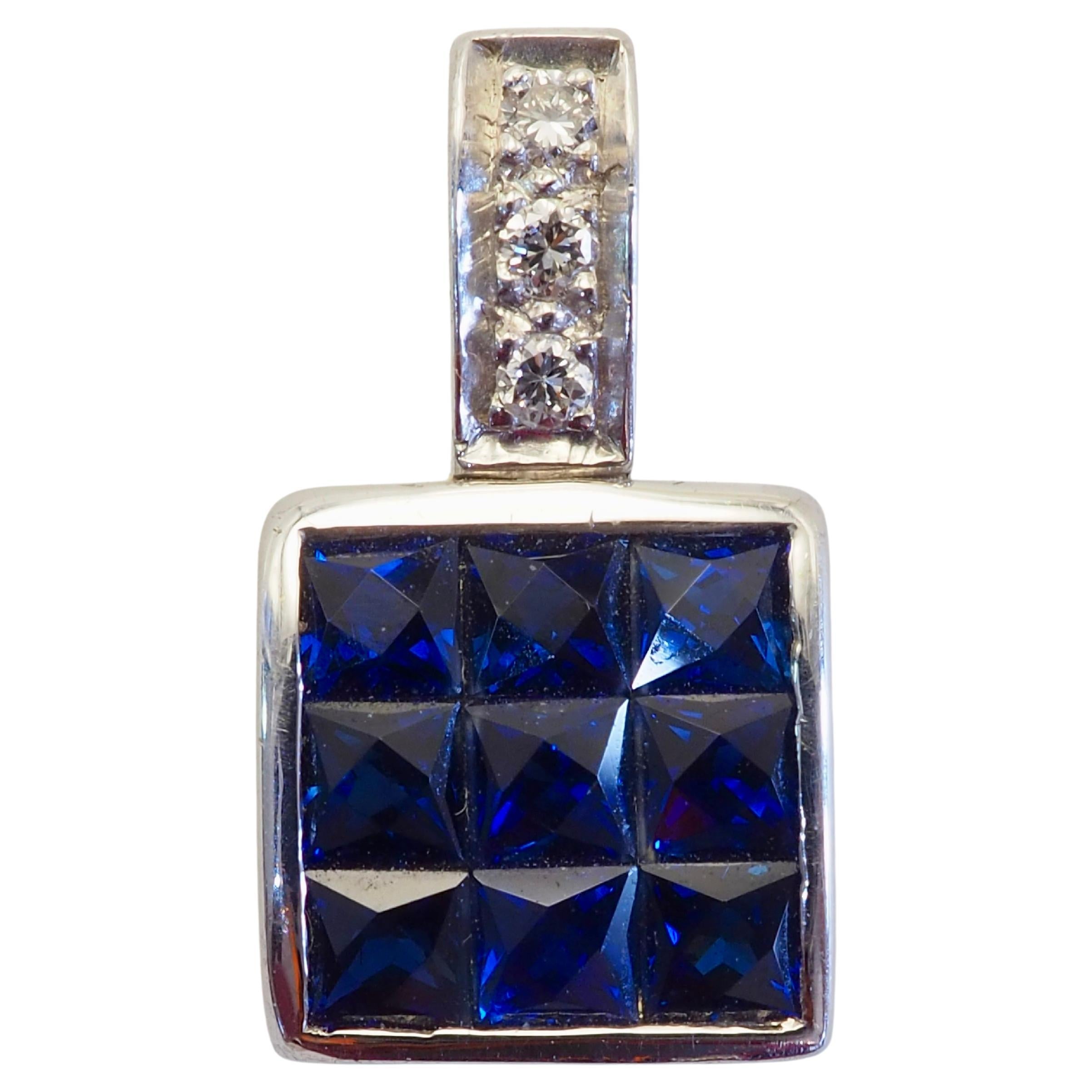 Pendentif invisible en or blanc 18 carats 1,25 saphir bleu quadrillé et 0,03 diamant en vente