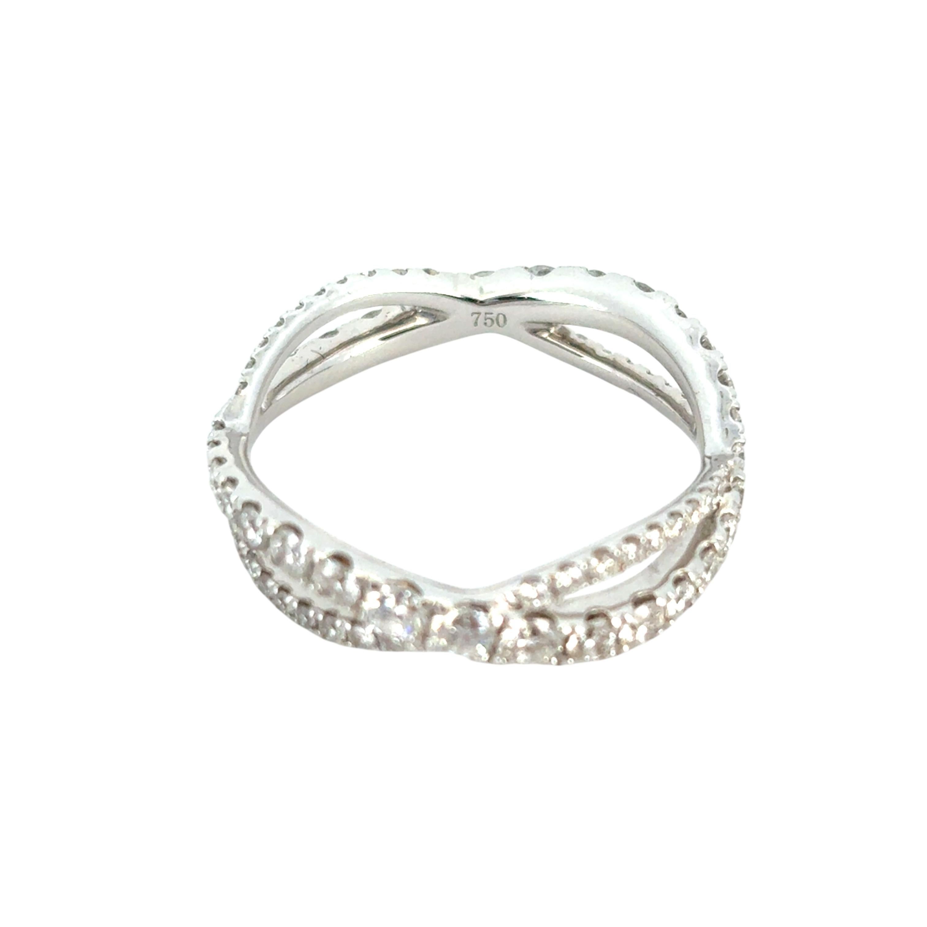 Moderne Bague en or blanc 18k avec diamant torsadé de 1,25ctw en vente