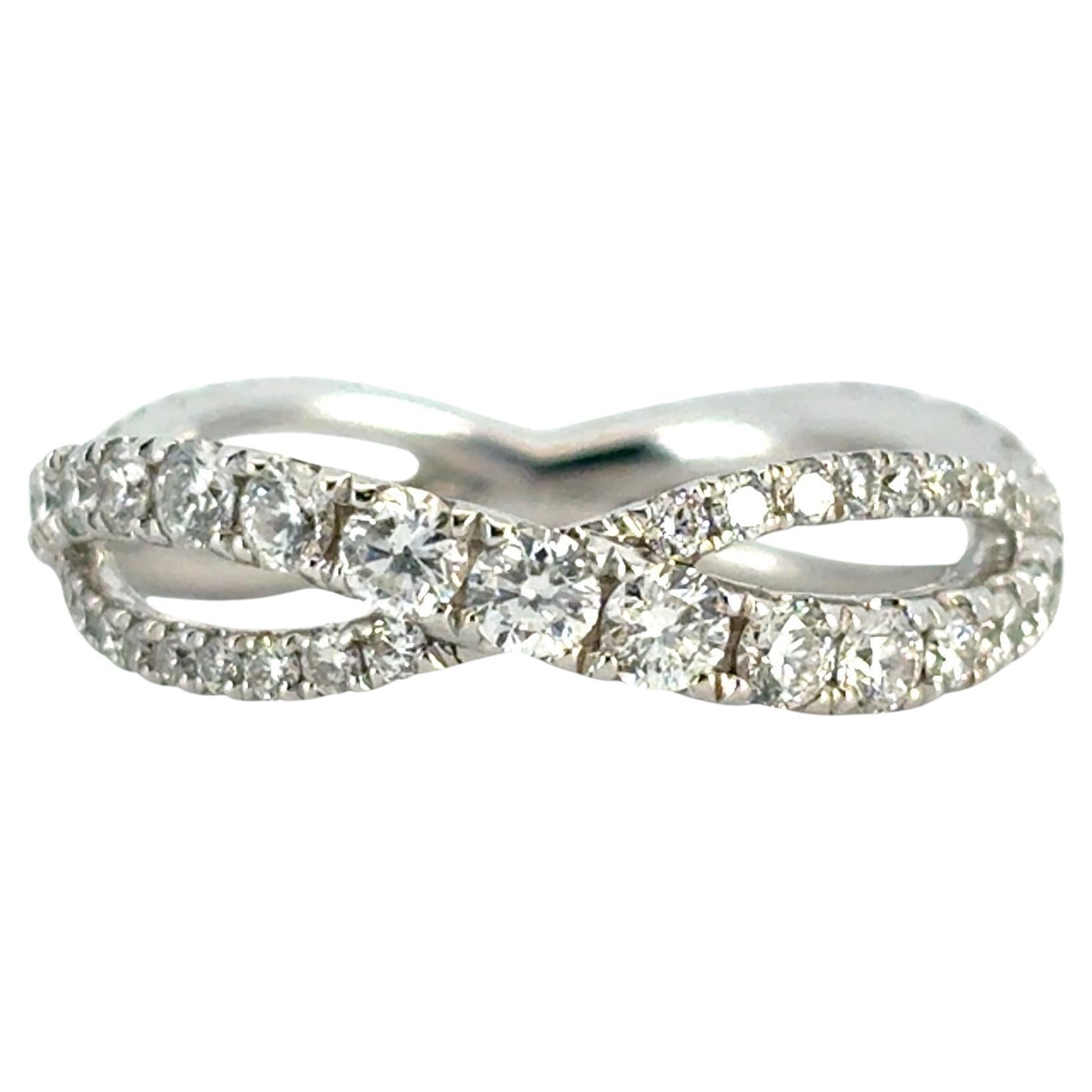 18k White Gold 1.25ctw Twisted Diamond Band Ring