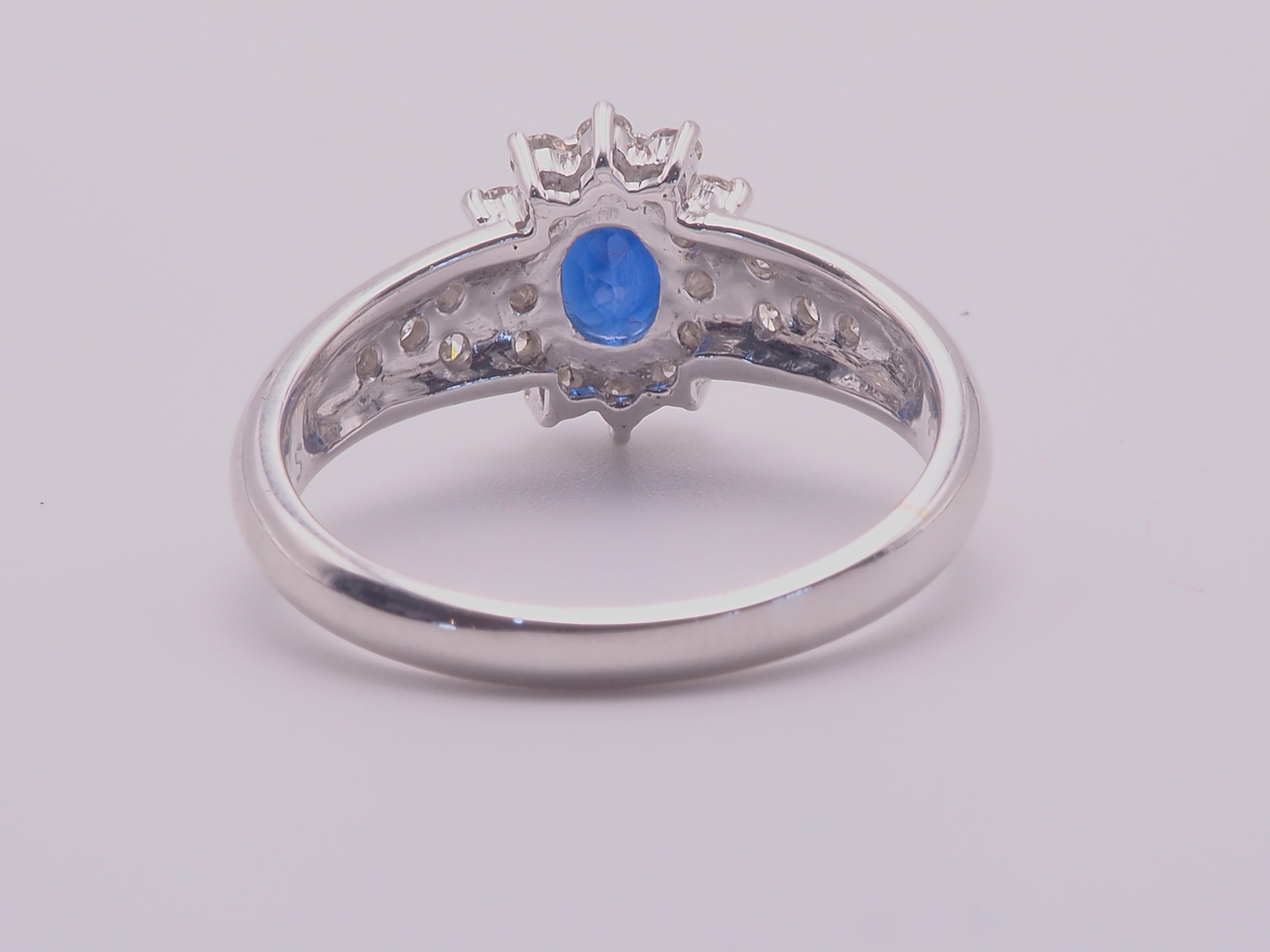 Oval Cut 18K White Gold 1.26ct Blue Sapphire & 0.35ct Brilliant Diamond Ring For Sale