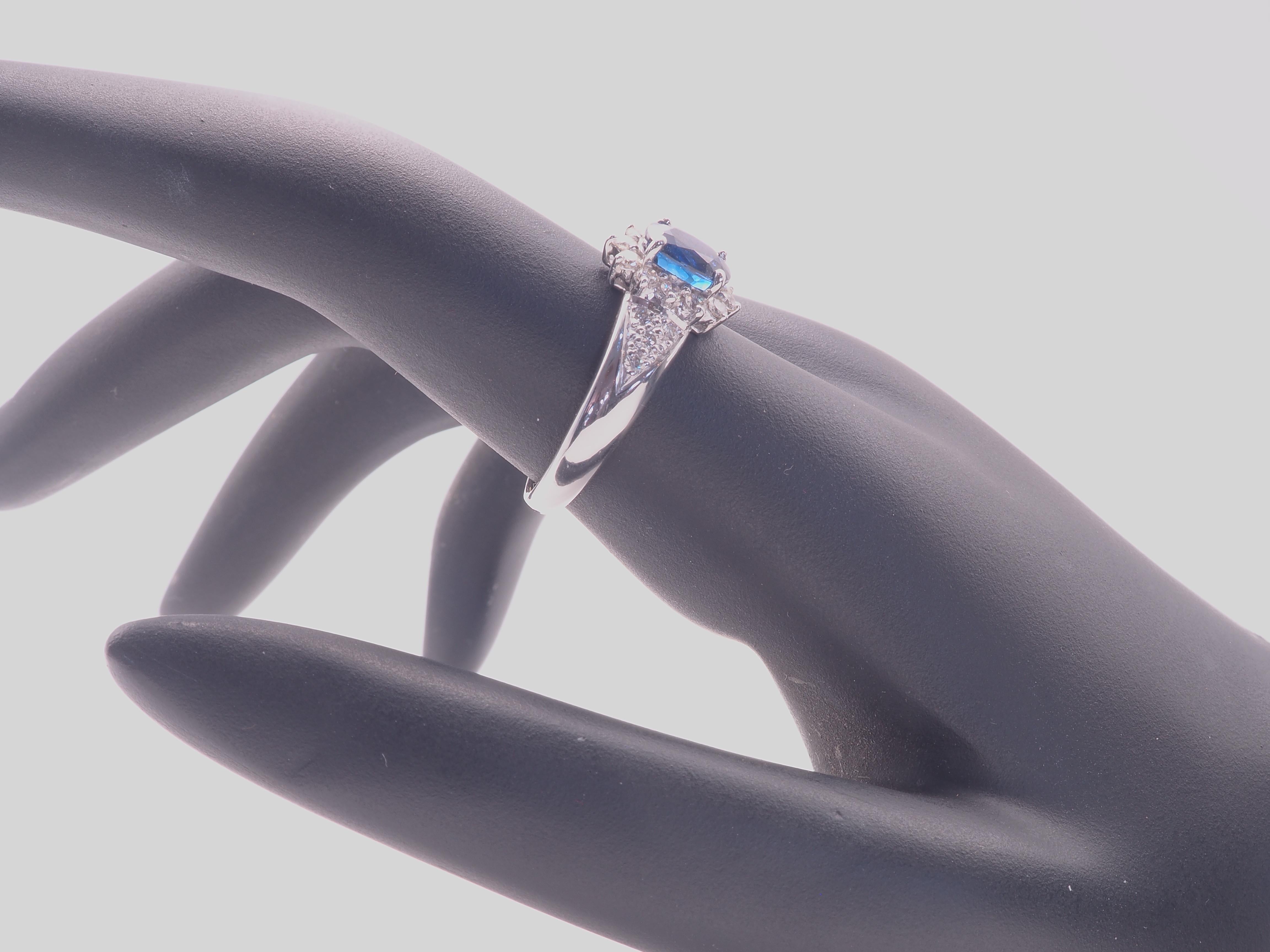 18K White Gold 1.26ct Blue Sapphire & 0.35ct Brilliant Diamond Ring  For Sale 2