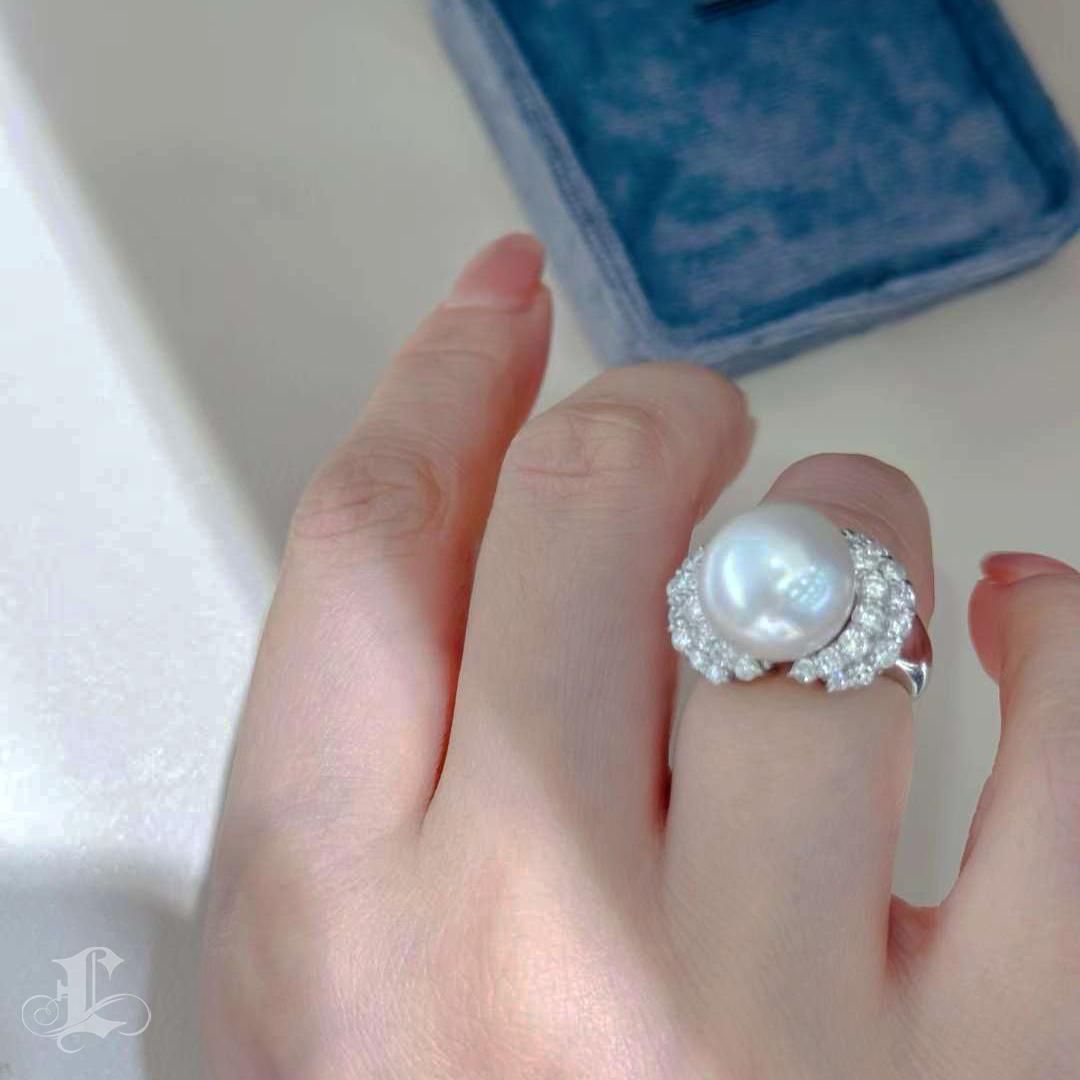 Uncut 【Crown Radiance】Regalia Aurora South Sea Pearl & Diamond Ring For Sale