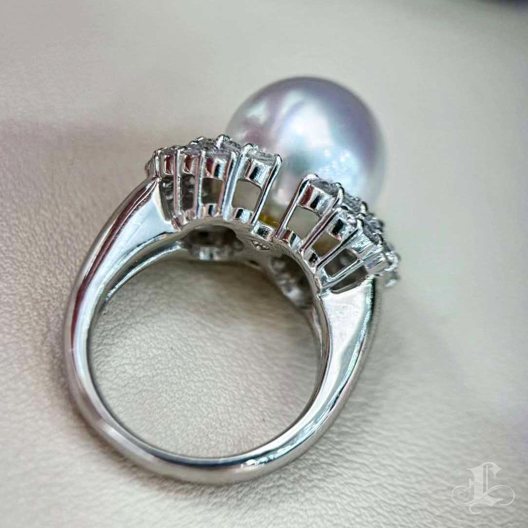 Women's 【Crown Radiance】Regalia Aurora South Sea Pearl & Diamond Ring For Sale
