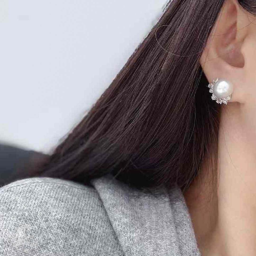 Non taillé 【Vine Symphony】Diamond Wreath Aurora South Sea Pearl Statement Earrings en vente