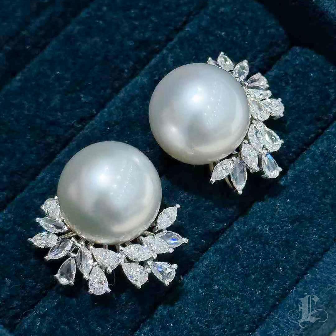 【Vine Symphony】Diamond Wreath Aurora South Sea Pearl Statement Earrings Pour femmes en vente