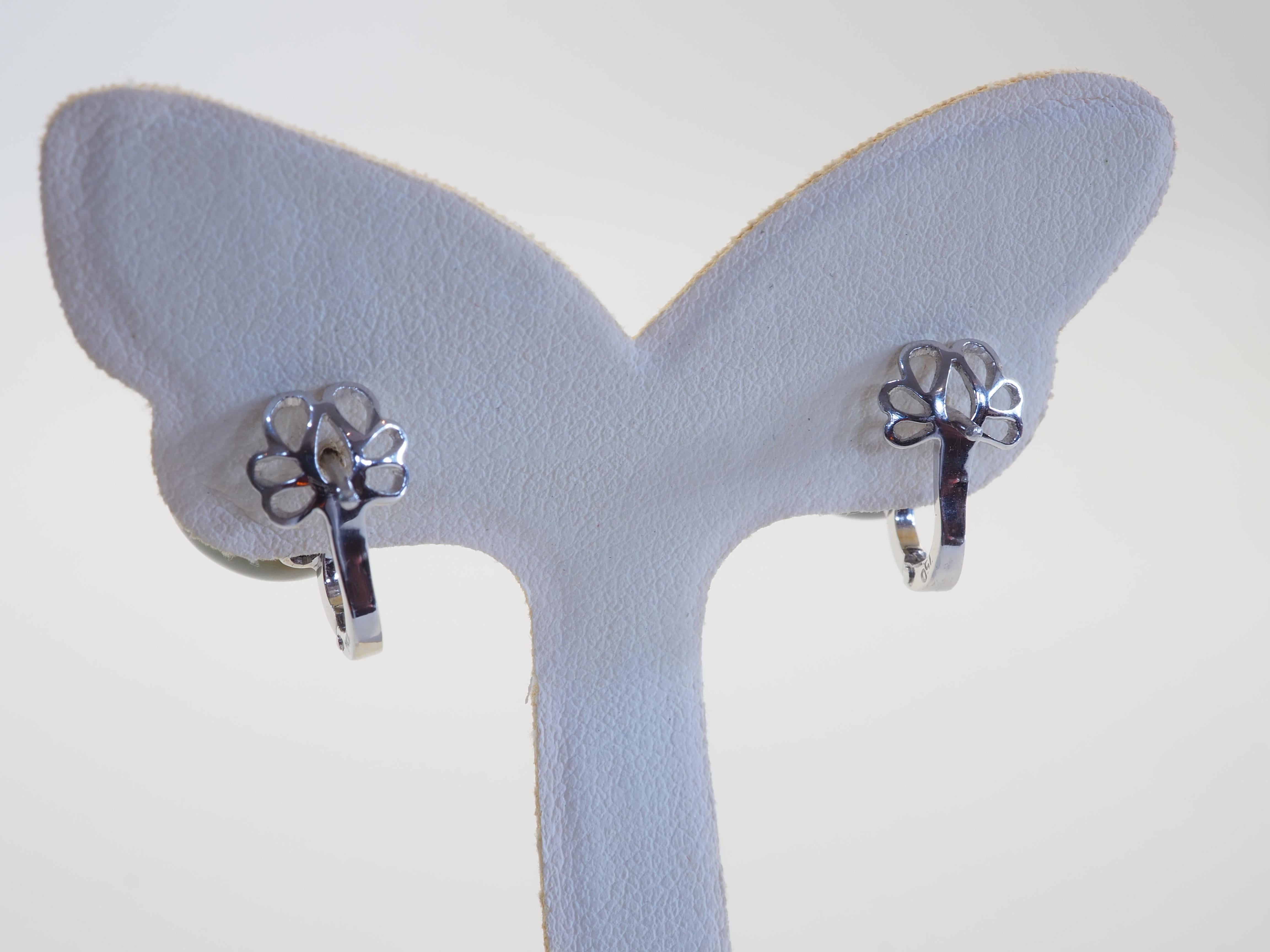 Round Cut 18K White Gold 12.9mm South Sea Black Pearl Fine Latched Back Stud Earring For Sale