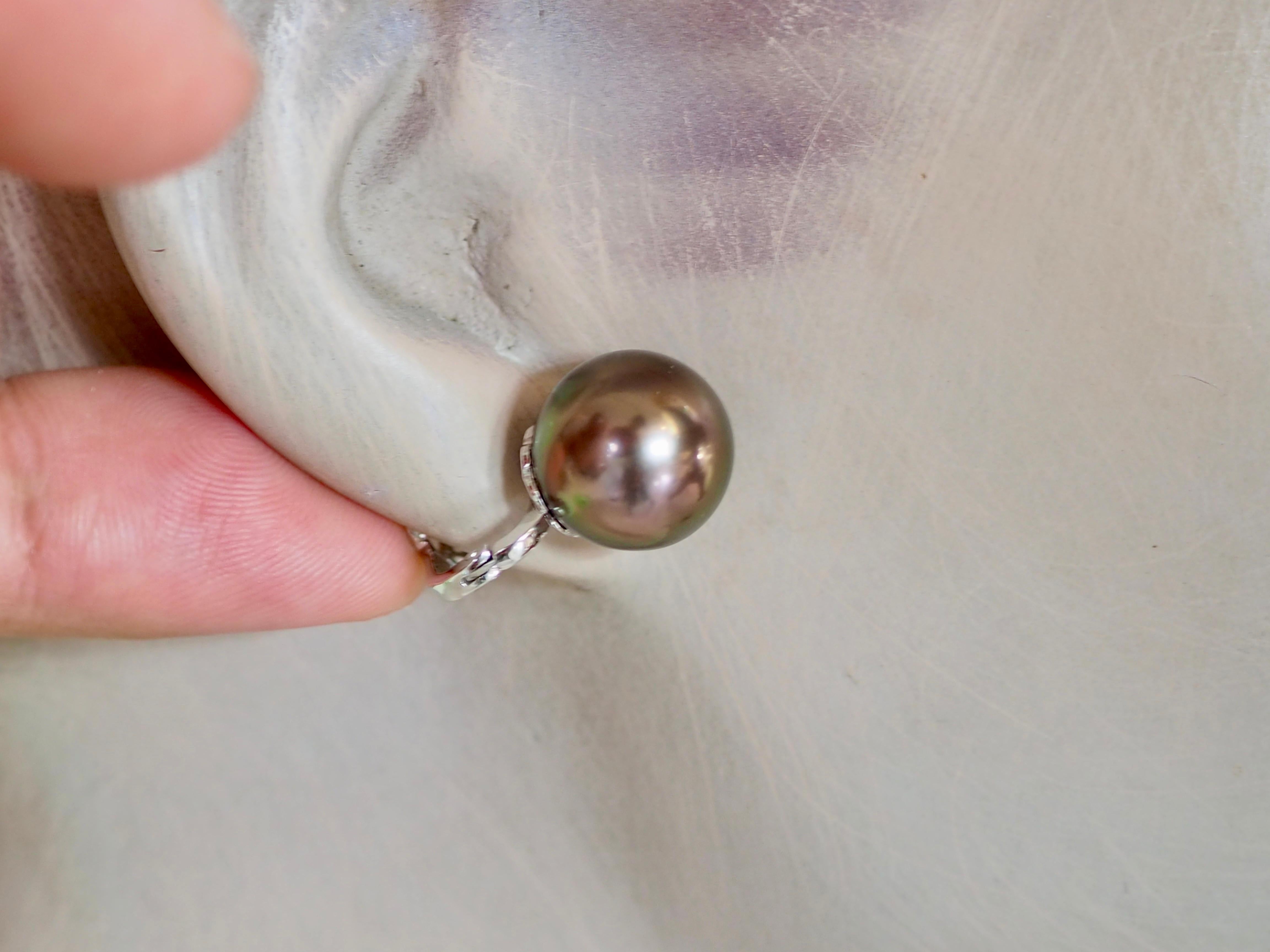 18K White Gold 12.9mm South Sea Black Pearl Fine Latched Back Stud Earring For Sale 1