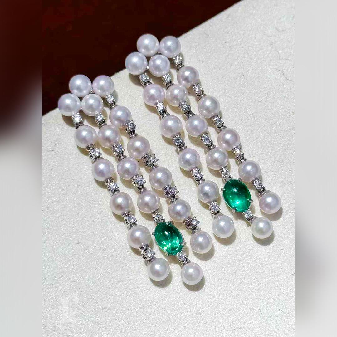 Triple-Line  Aurora Baby Akoya Pearl Emerald Diamond Gala Earrings In New Condition In New York, NY