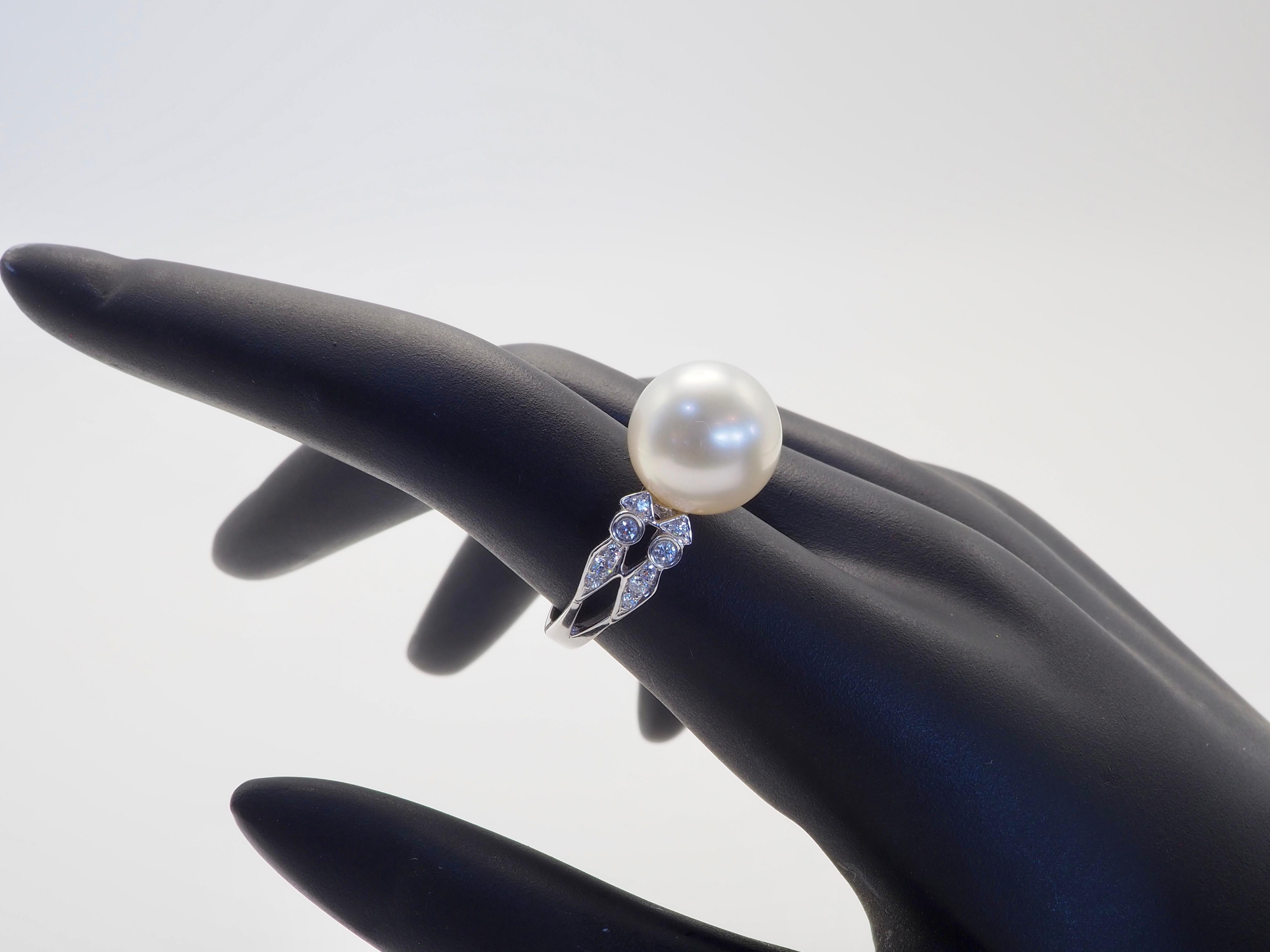 18K White Gold 12mm South Sea Pearl & 0.23ct Diamond Split Shank Fine Ring For Sale 4