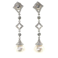 Boucles d'oreilles pendantes en or blanc 18 carats avec perles des mers du Sud de 12 mm de diamètre 