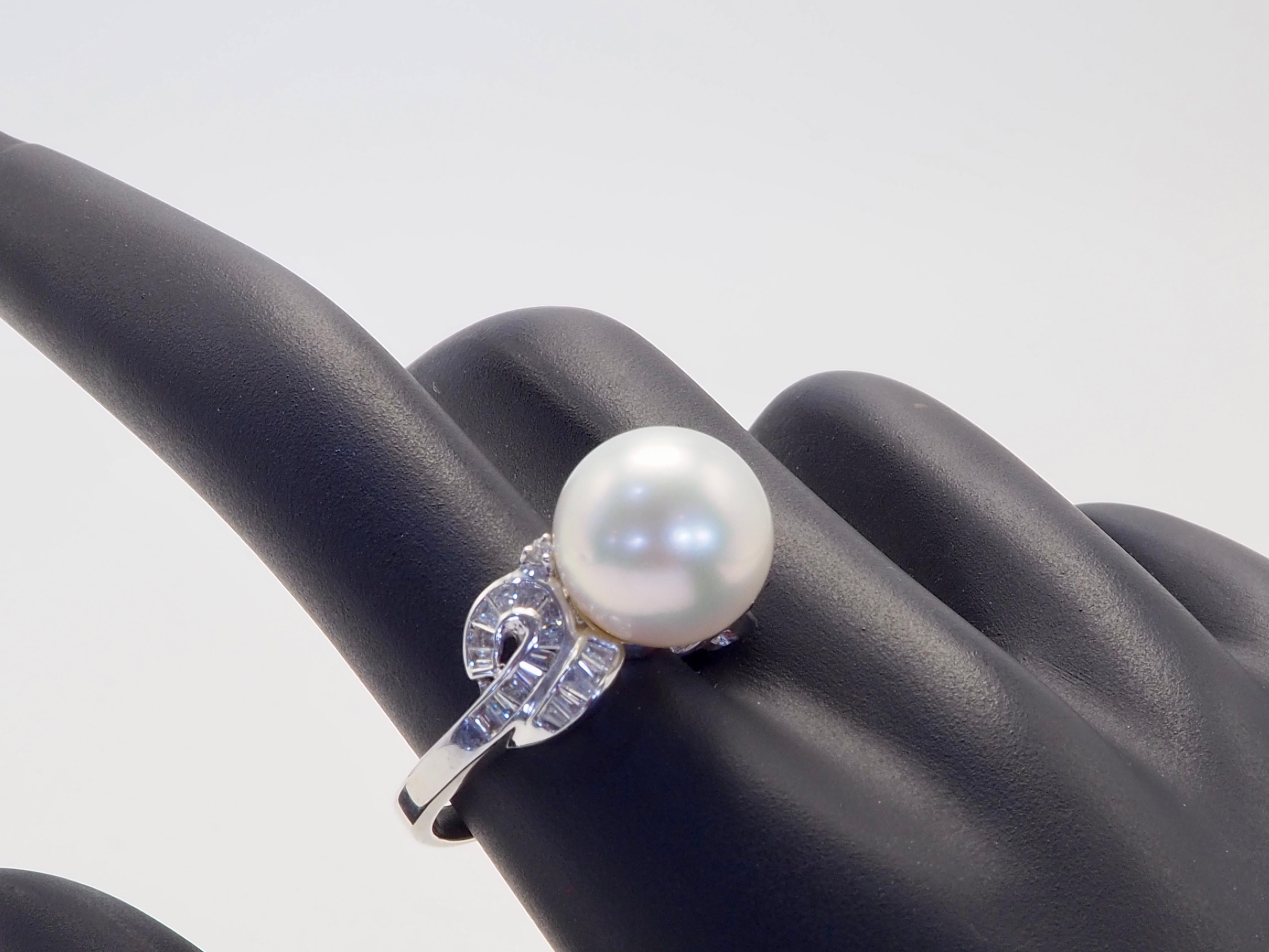 18K Weißgold 12mm weiße Südseeperle & 0,52ct Diamant Ring im Angebot 2