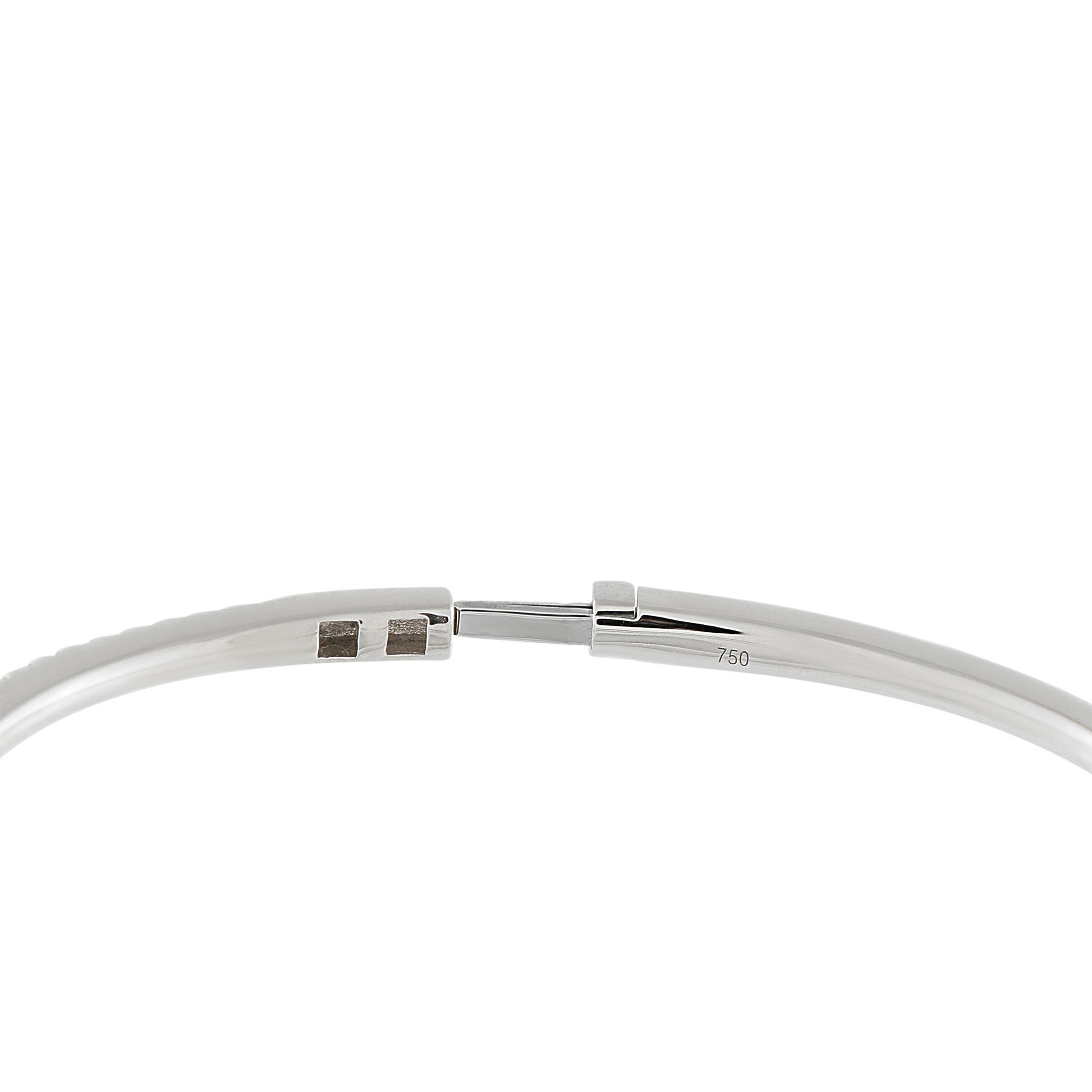 Taglio misto Bracciale Bangle in oro bianco 18 carati con diamanti da 1,30 carati in vendita