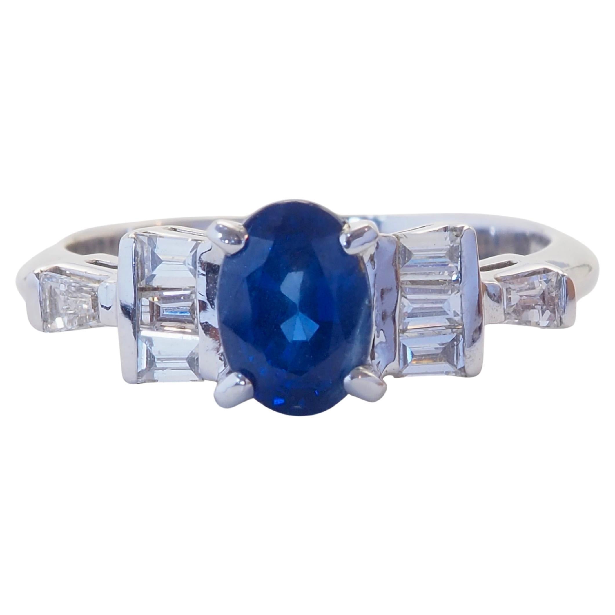 18K Weißgold 1,30ct Thai Blue Sapphire
0,22ct Baguette Diamant Feiner Ring