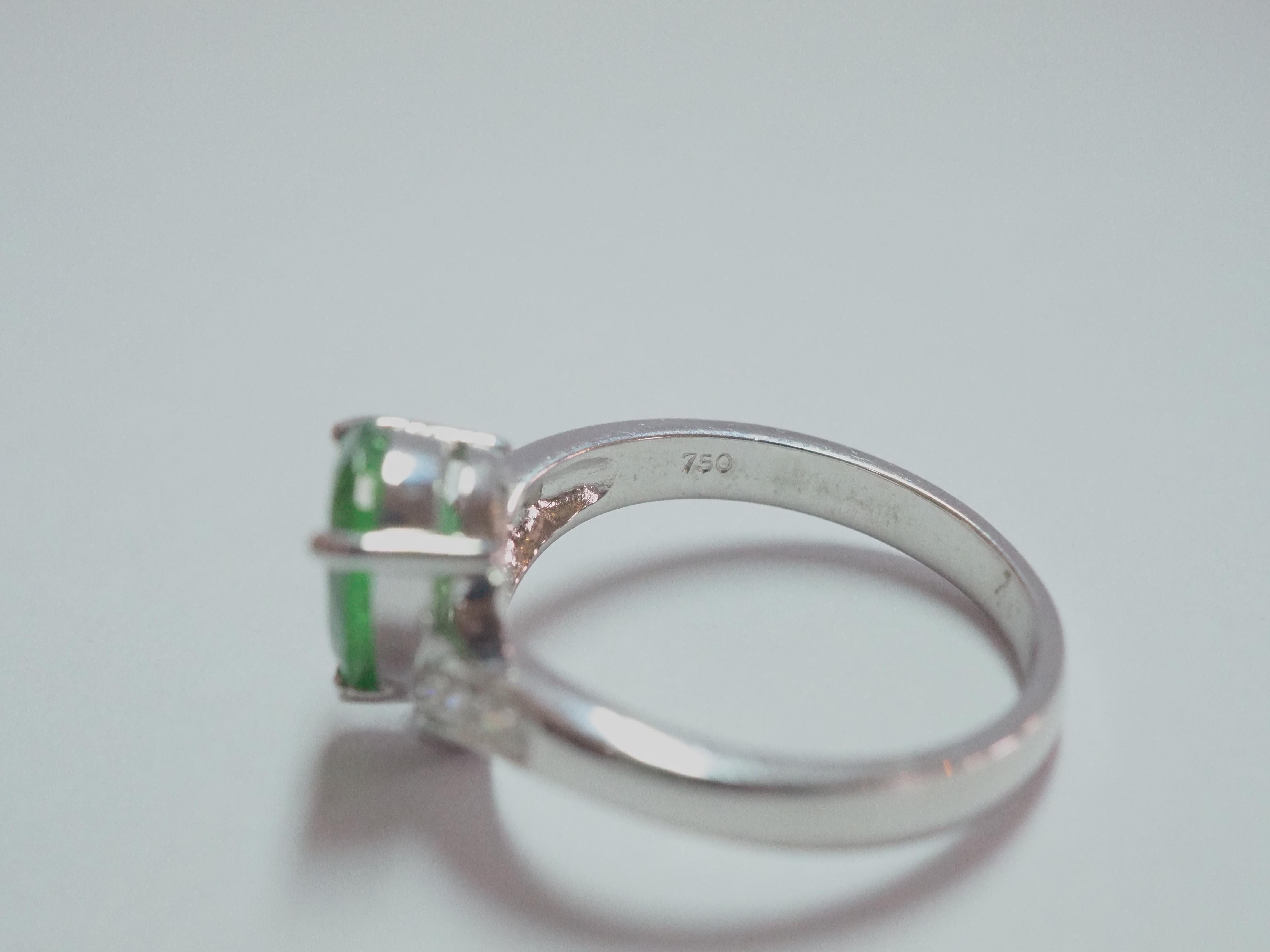 Pear Cut 18K White Gold 1.30ct Tsavorite & 0.20ct Diamond Chevron Engagement Ring For Sale