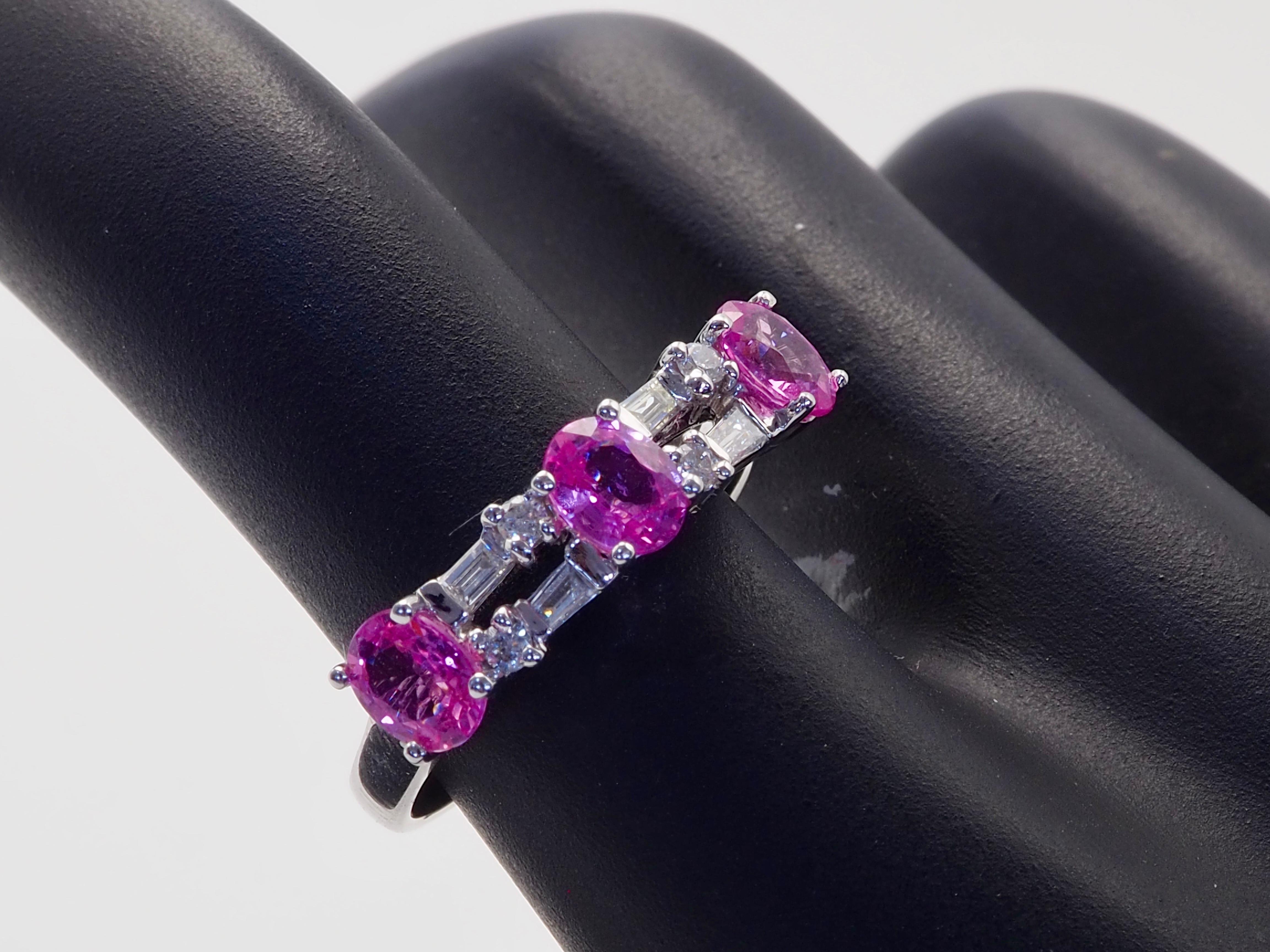 Bague en or blanc 18 carats 1,35 saphir rose ovale 3x et 0,19 diamant à anneau fin en vente 5