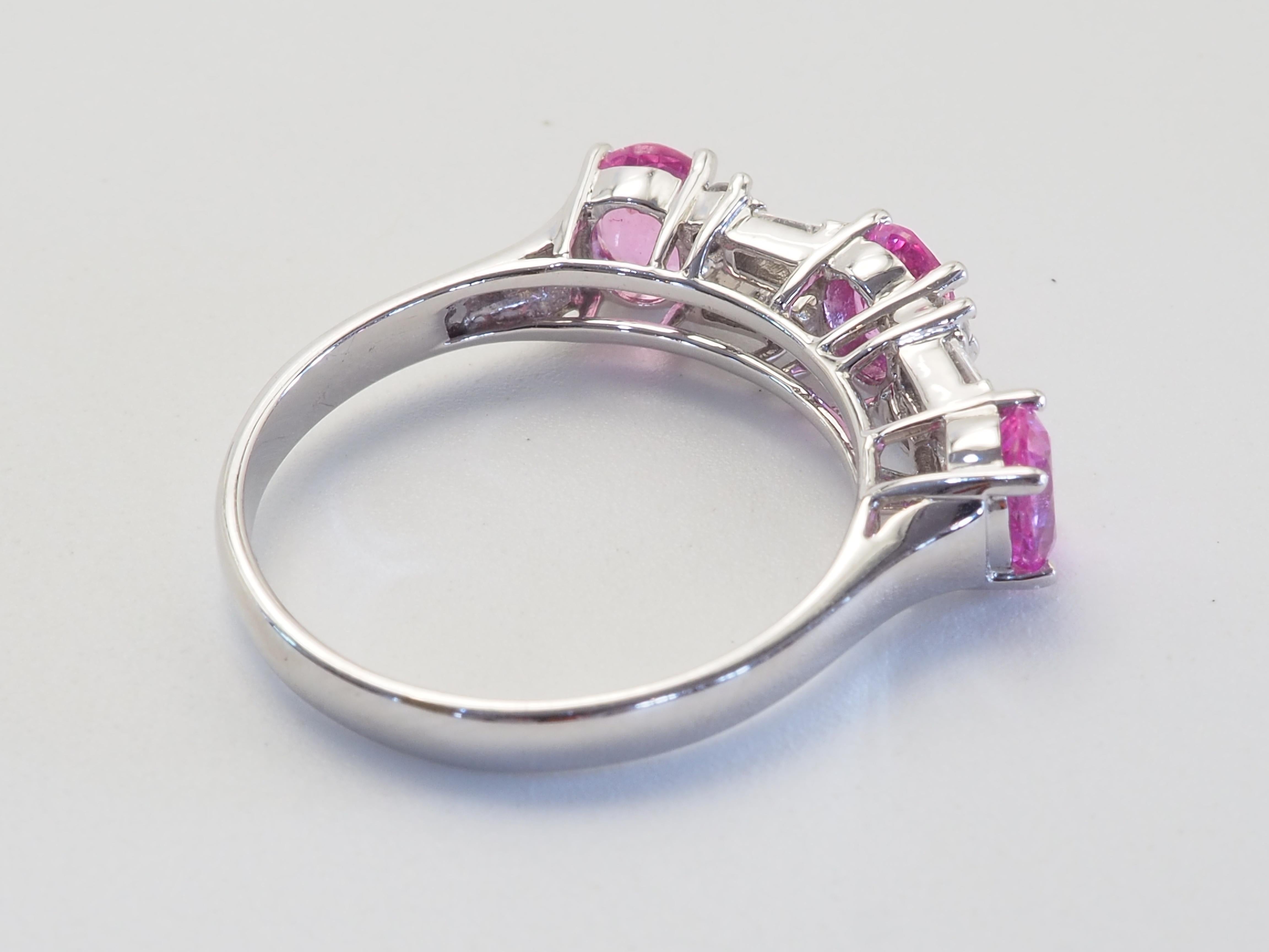 Bague en or blanc 18 carats 1,35 saphir rose ovale 3x et 0,19 diamant à anneau fin Unisexe en vente