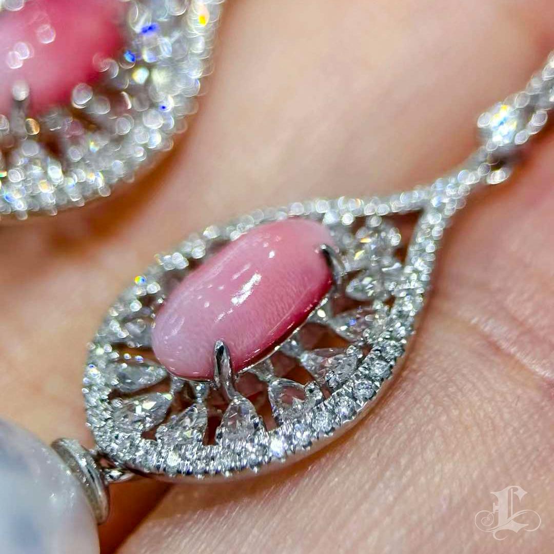 【Conchéa】Lustre Drops Convertible Conch & South Sea Pearl Earrings — 2.45ct In New Condition For Sale In New York, NY