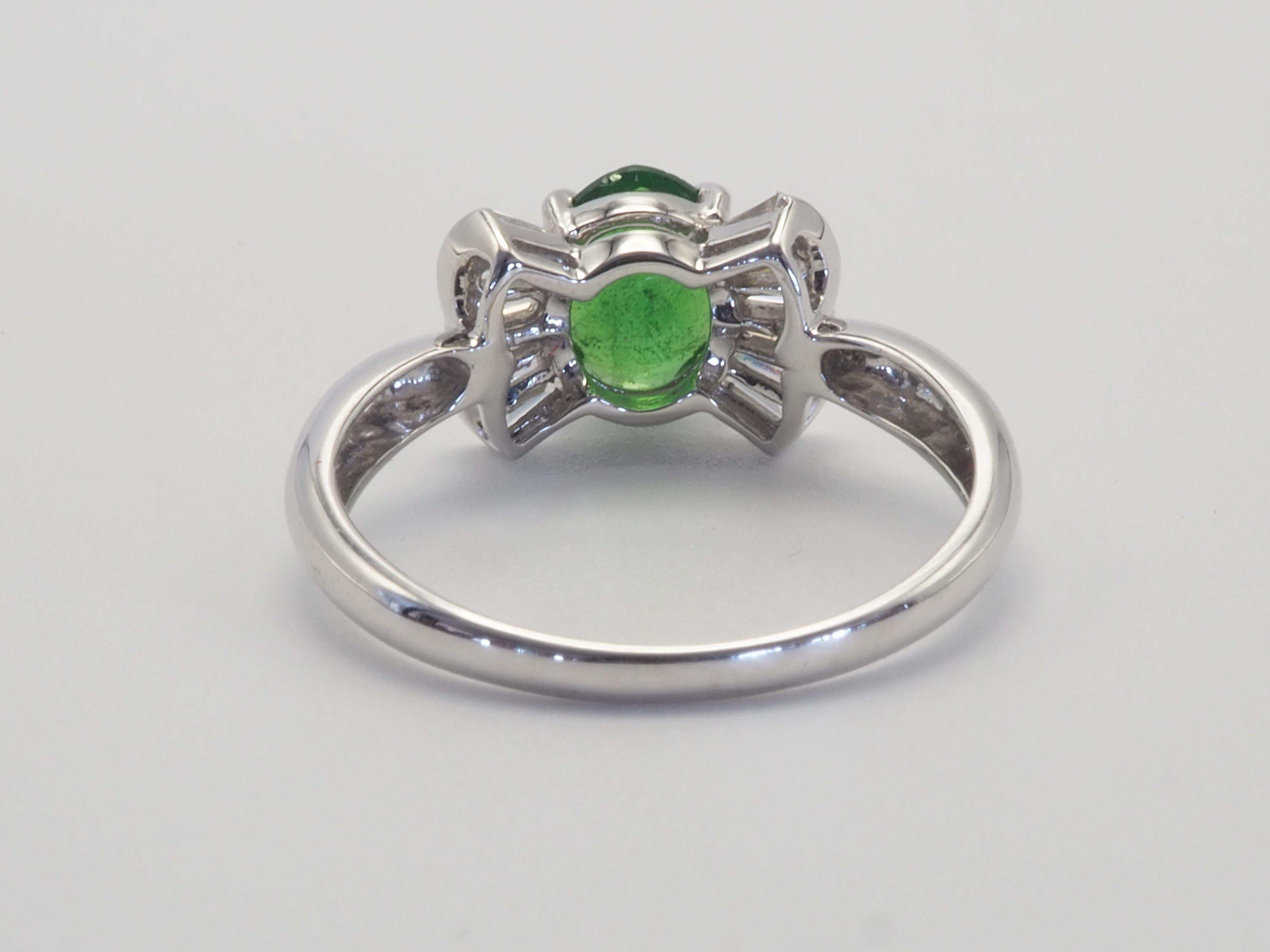 Oval Cut 18K White Gold 1.35ct Oval Tsavorite & 0.32ct Bow Tie Ring For Sale