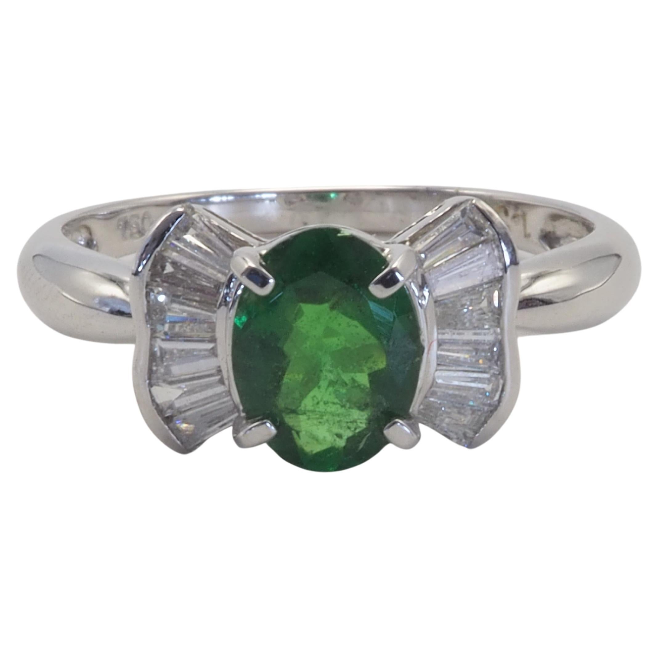 18K White Gold 1.35ct Oval Tsavorite & 0.32ct Bow Tie Ring For Sale