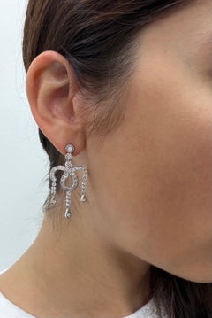 18k White Gold 1.36 Carat Diamond Drop Chandelier Earrings