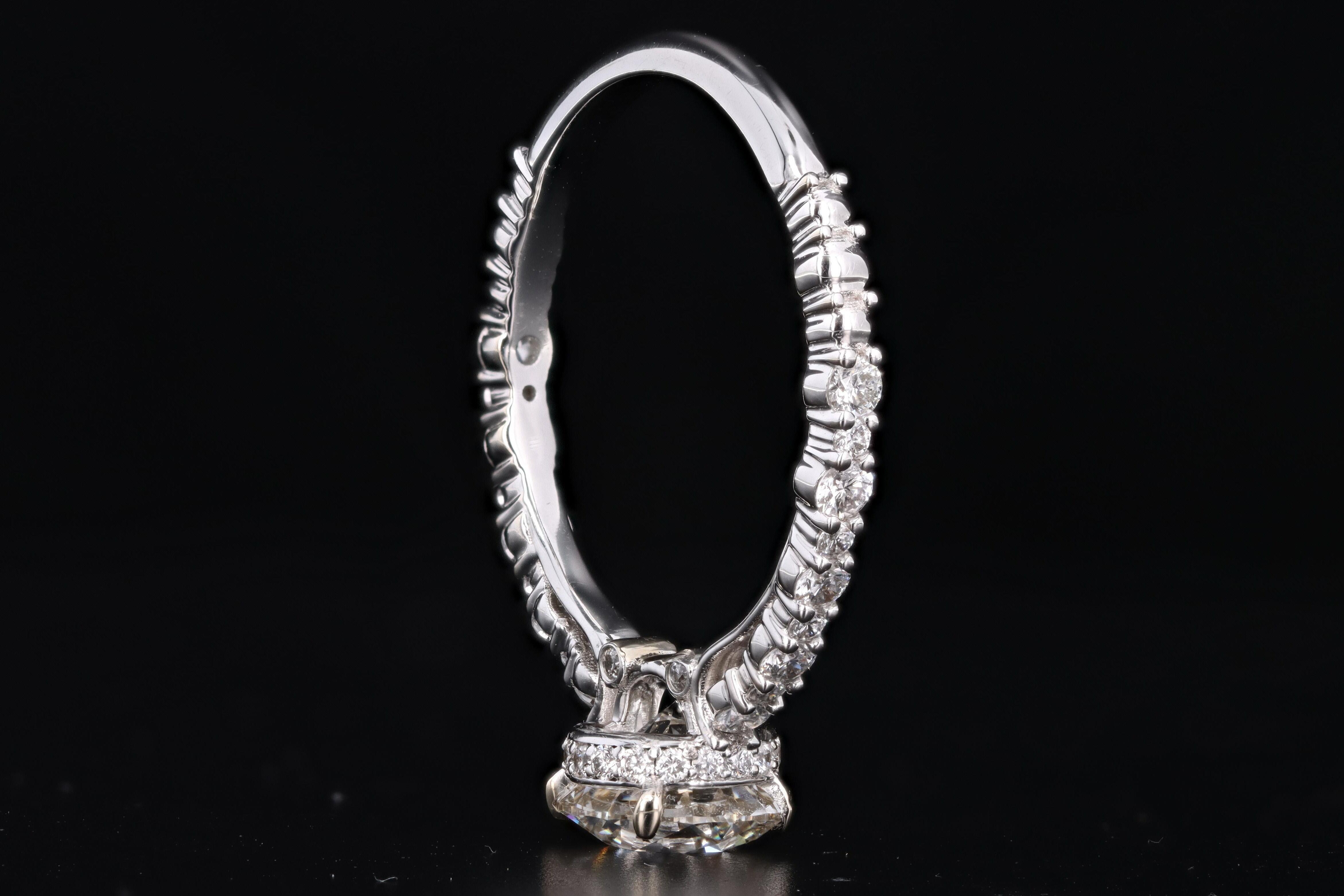 18 Karat White Gold 1.36 Carat Round Brilliant Diamond Engagement Ring 2