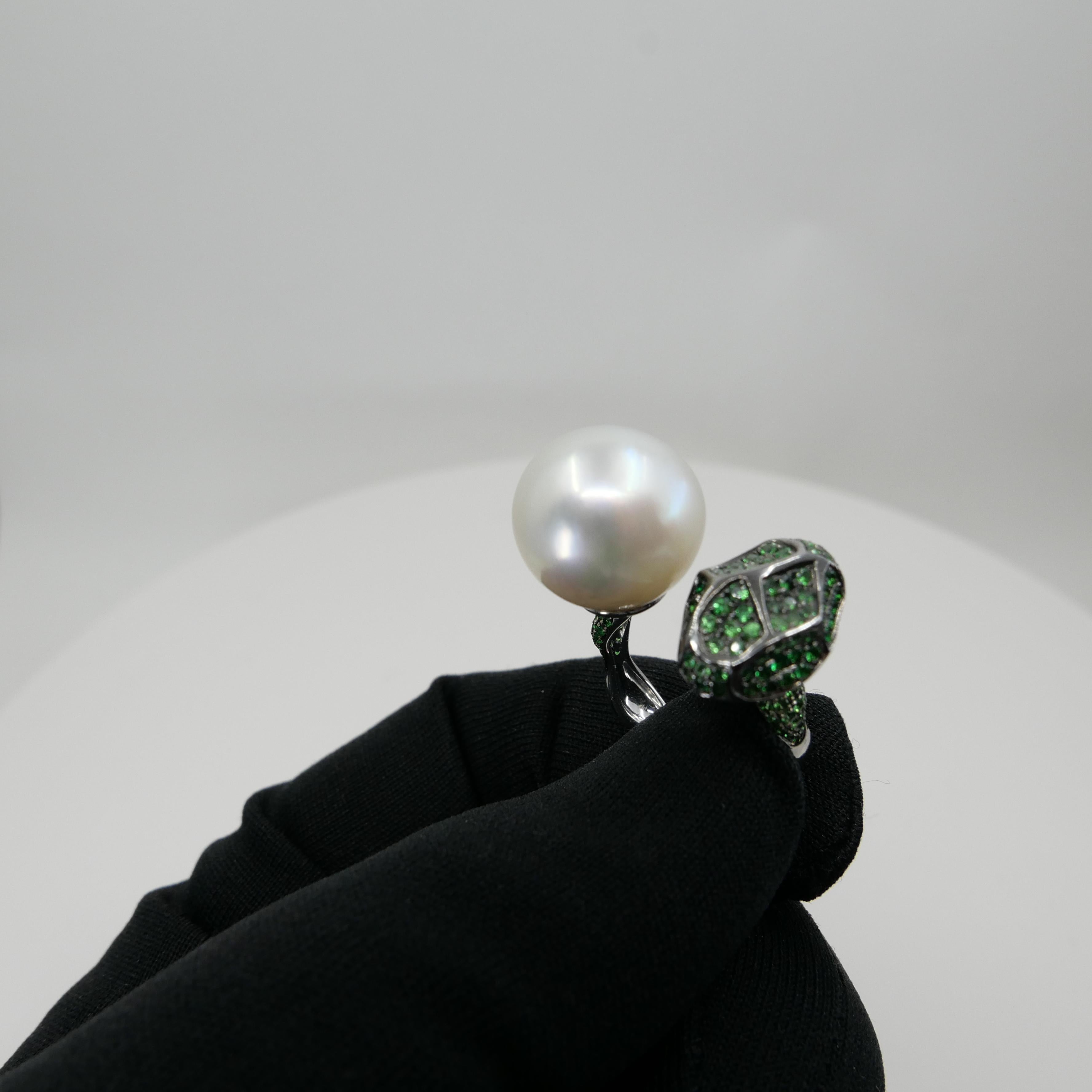 18K White Gold South Sea Pearl And Tsavorite Ring, Fine Jewelry In New Condition For Sale In Hong Kong, HK