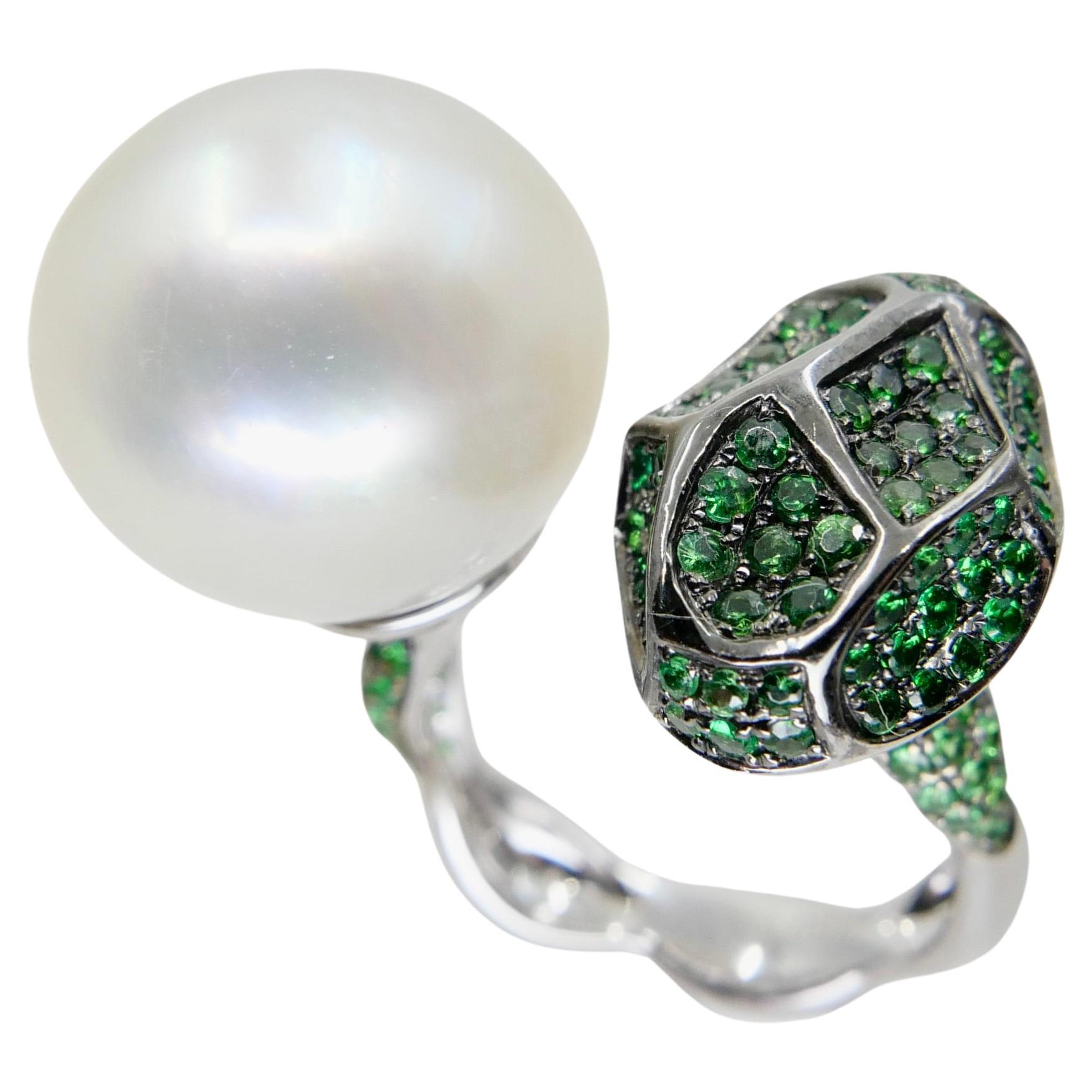 18K White Gold South Sea Pearl And Tsavorite Ring, Fine Jewelry For Sale