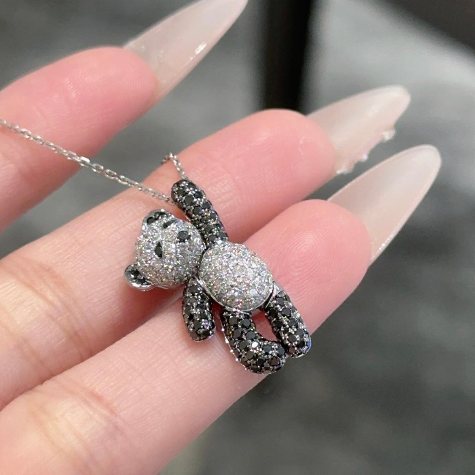 18K White Gold 1.43CT Natural Round Diamond Bear-Shaped Pendant Necklace For Sale 4