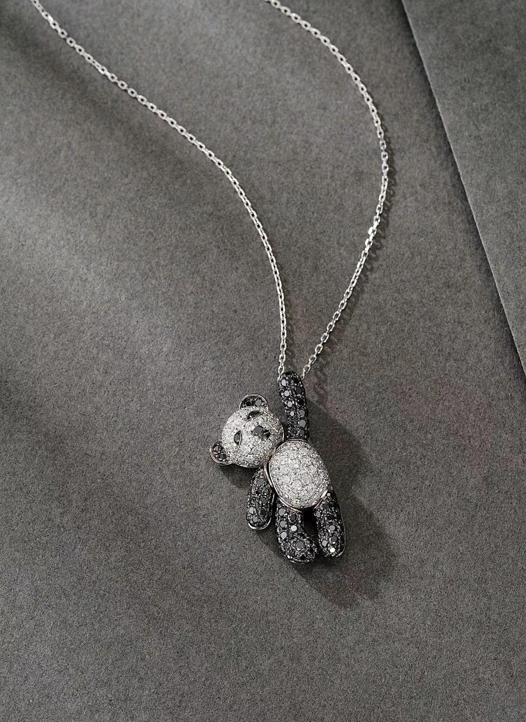 18K White Gold 1.43CT Natural Round Diamond Bear-Shaped Pendant Necklace In New Condition For Sale In Kowloon, HK